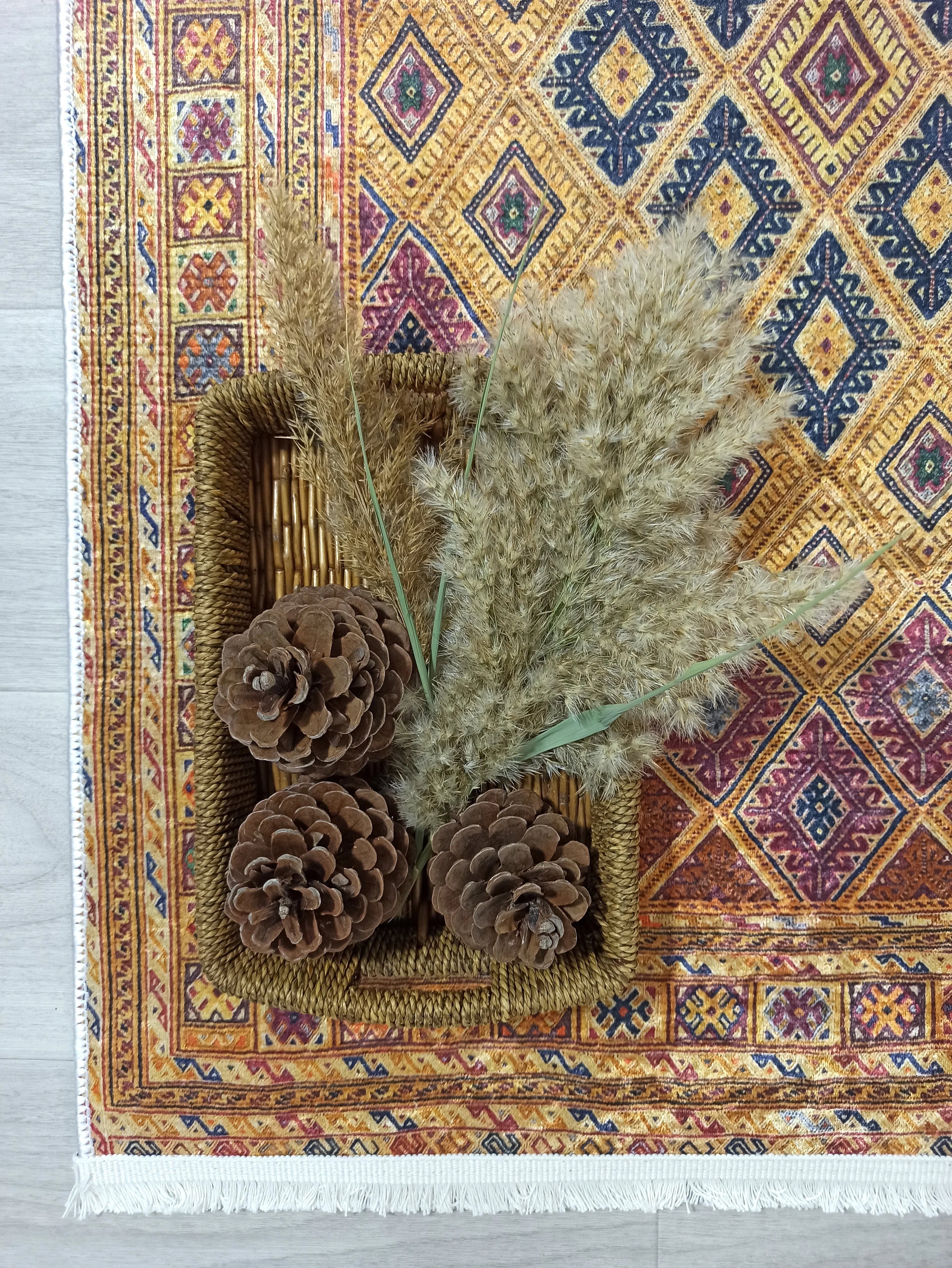 Soluk Turuncu Bej Geometrik Desenli Anadolu Kilim Halı