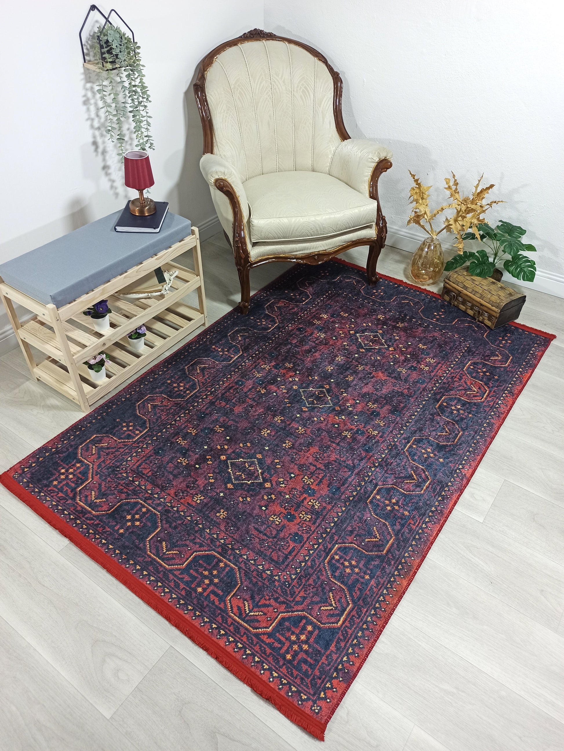 Uşak Antik Kırmızı Lacivert Halı - Pera Halı