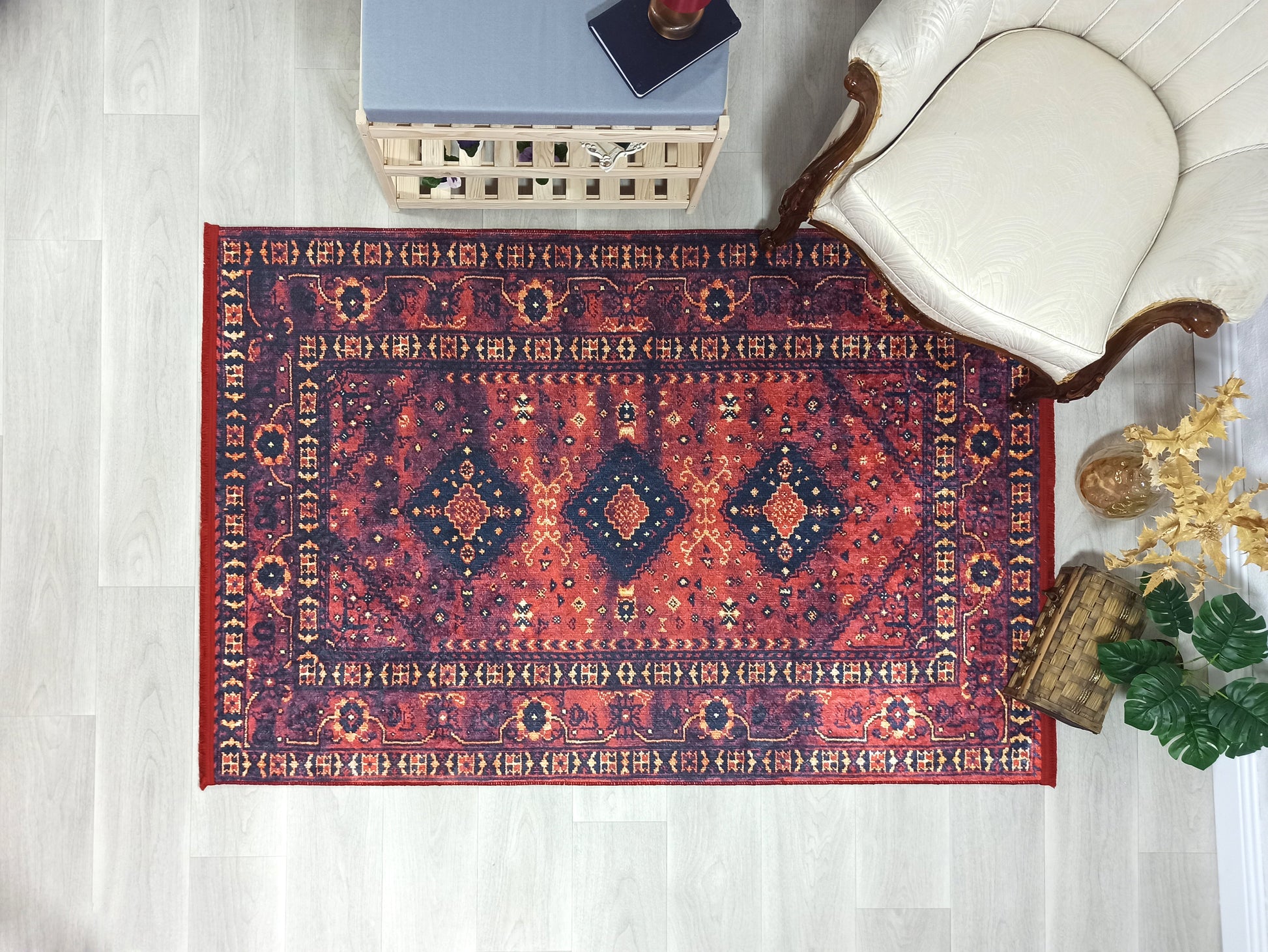 Kırmızı Lacivert Geometrik Desenli Halı - Pera Halı
