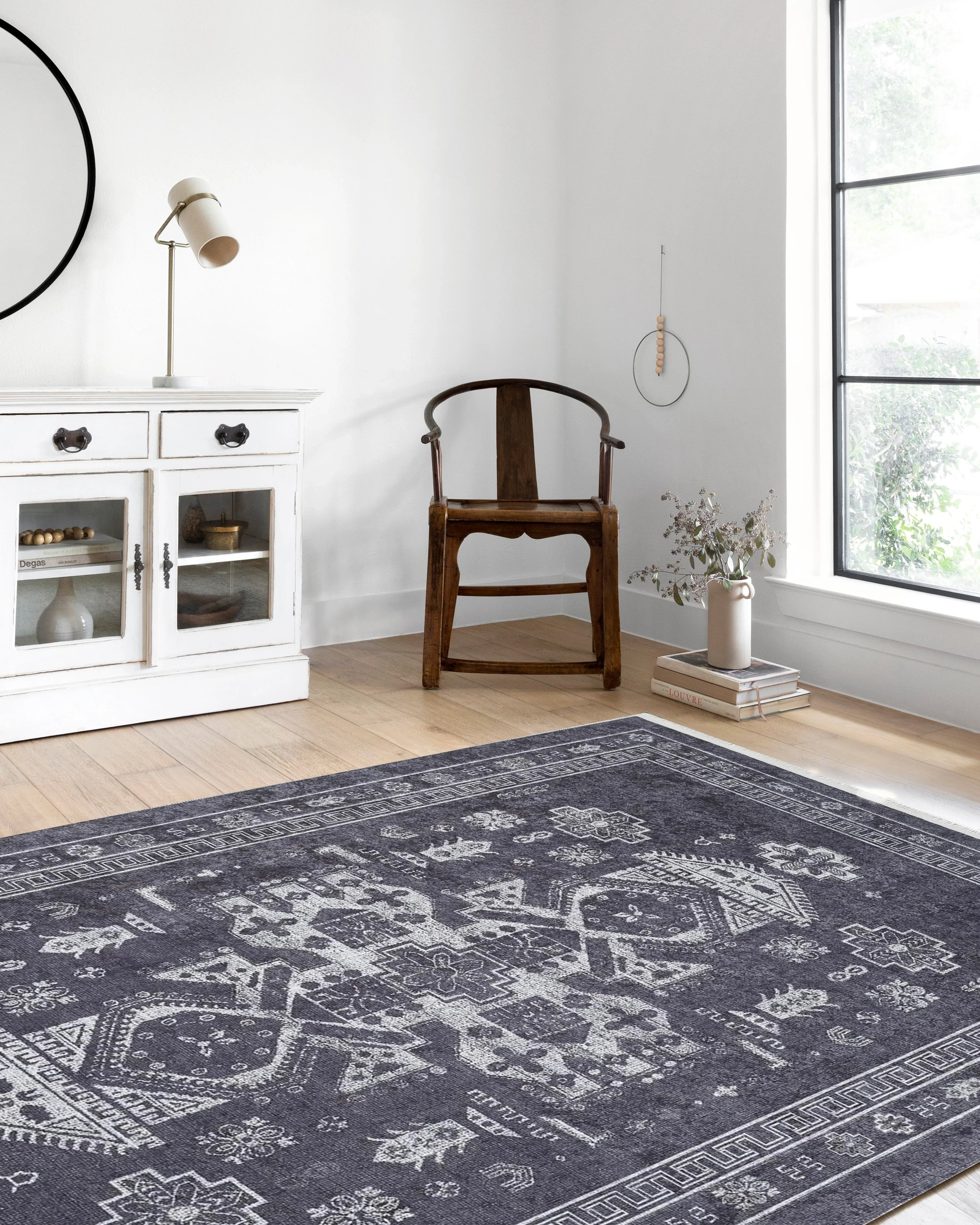 Koyu Gri Oryantal Madalyon Halı