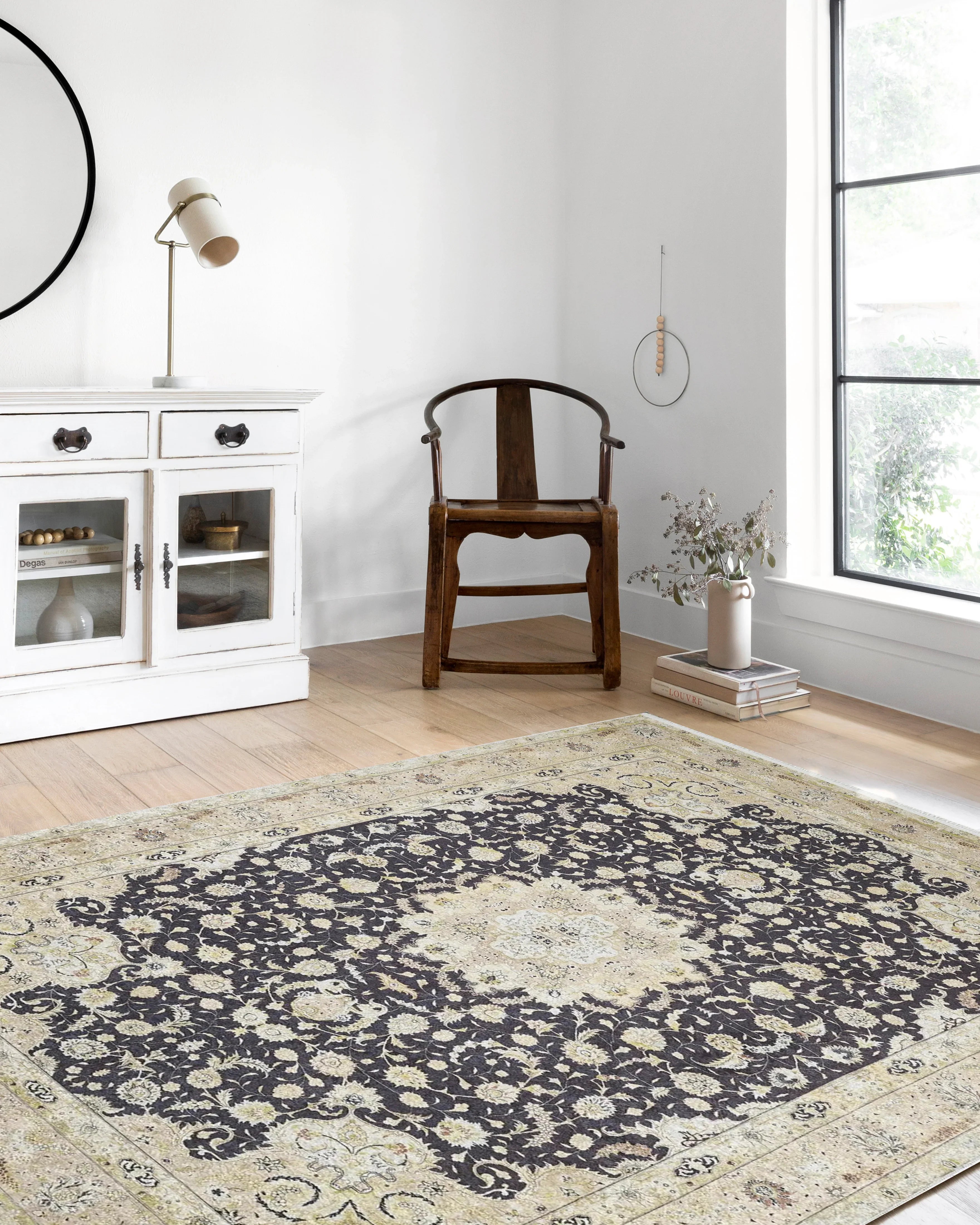 Çiçekli Geleneksel Siyah Bej Vintage Halı