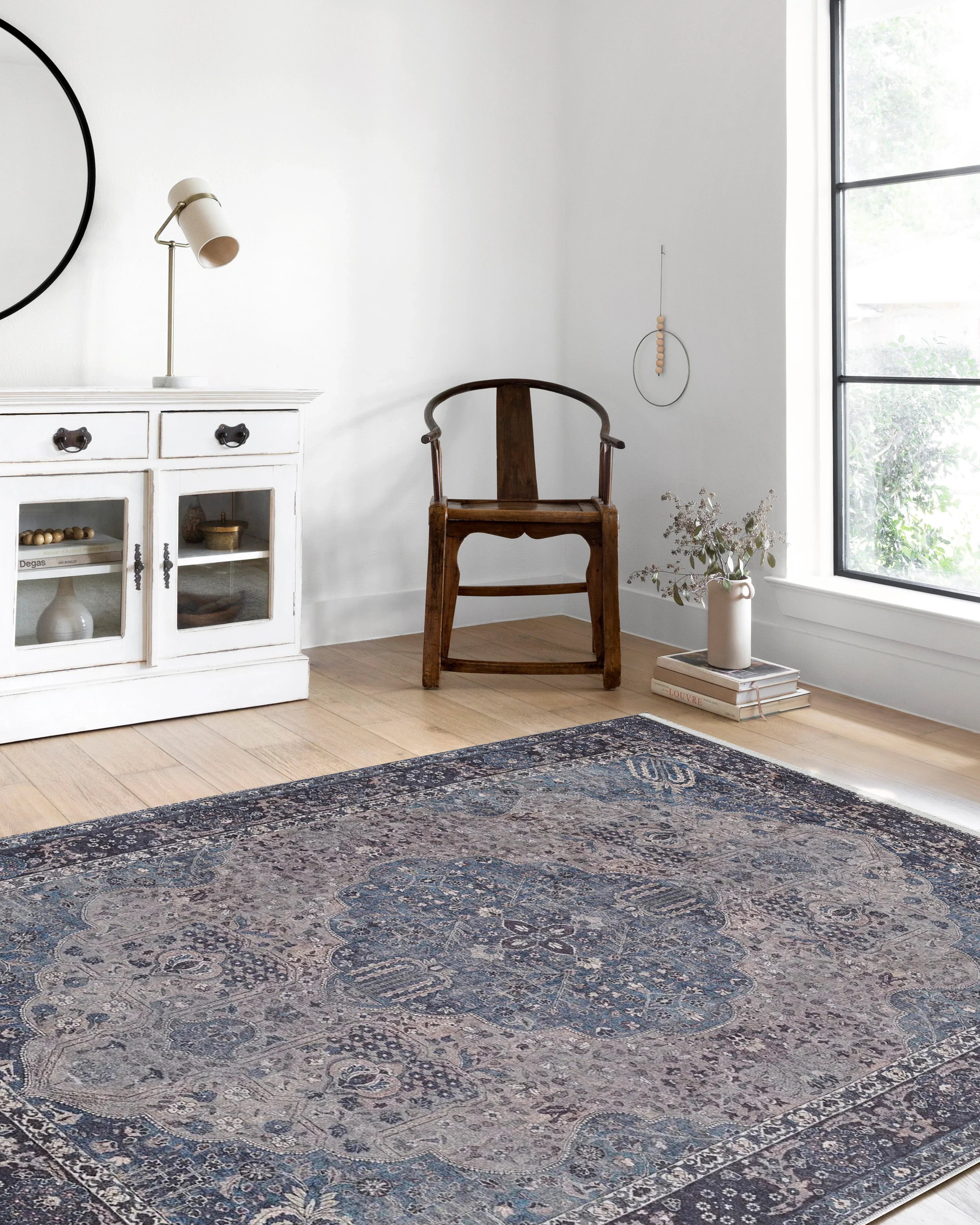 Madalyon Desenli Kahverengi Geleneksel Oryantal Doğu Halısı