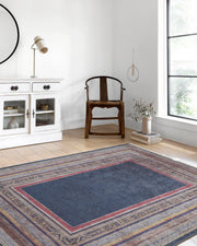 Geometrik Tasarımlı Çok Renkli Halı