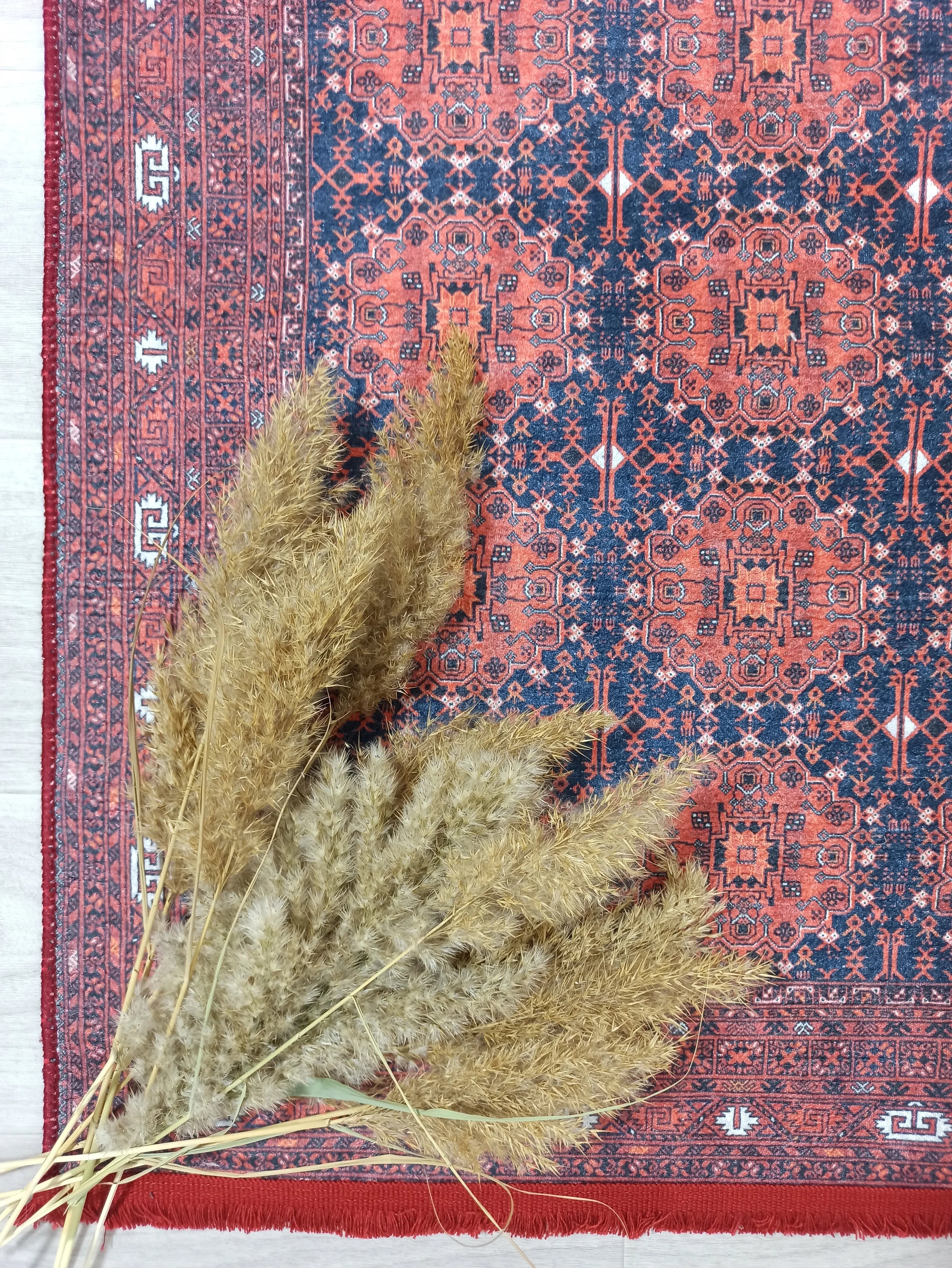 İran Kırmızı Geometrik Desenli Halı