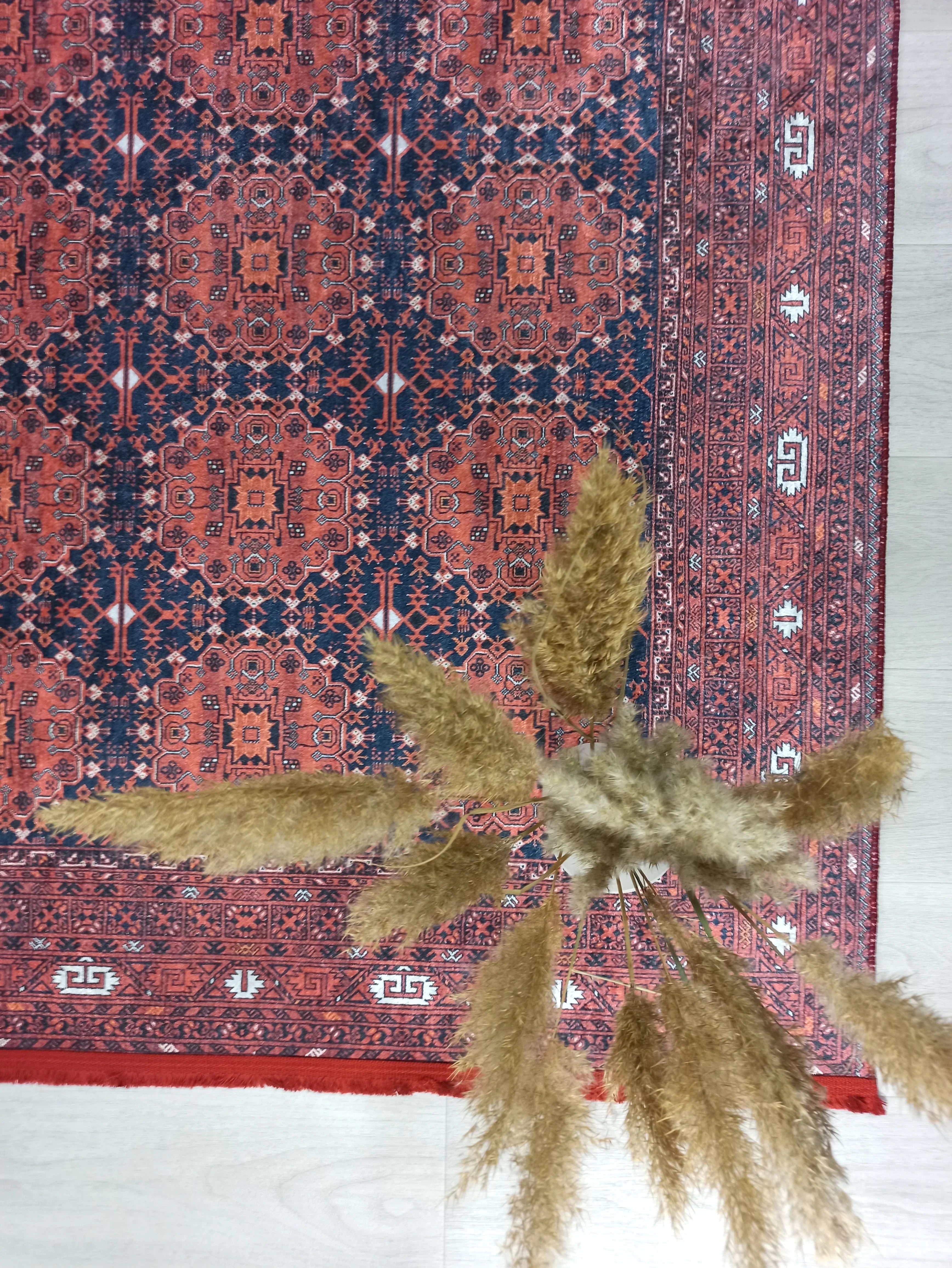 İran Kırmızı Geometrik Desenli Halı