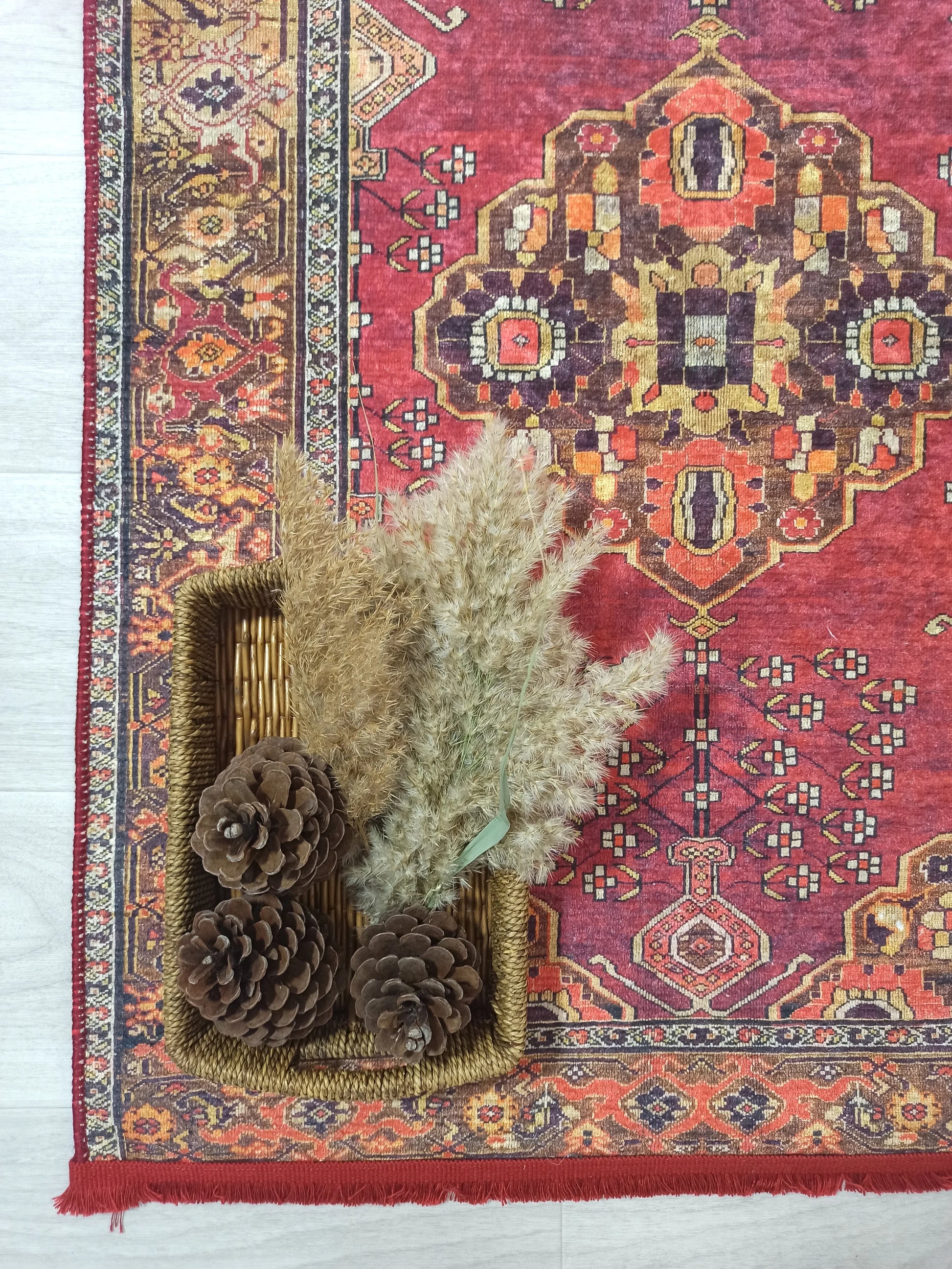 Uşak Koyu Kırmızı Bej Kilim Halı