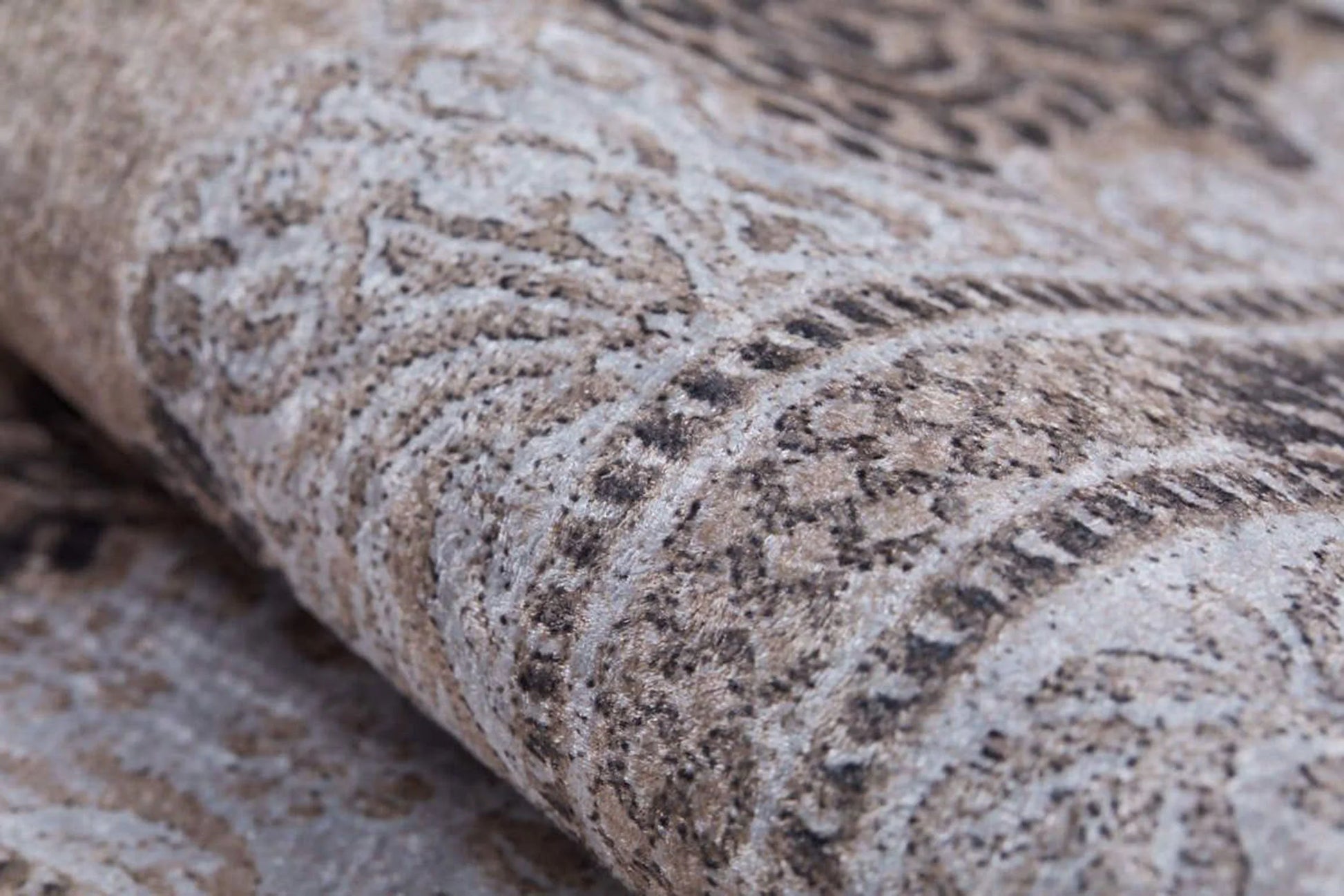 Bej Pembe Eskitme Kahverengi Kilim Halı