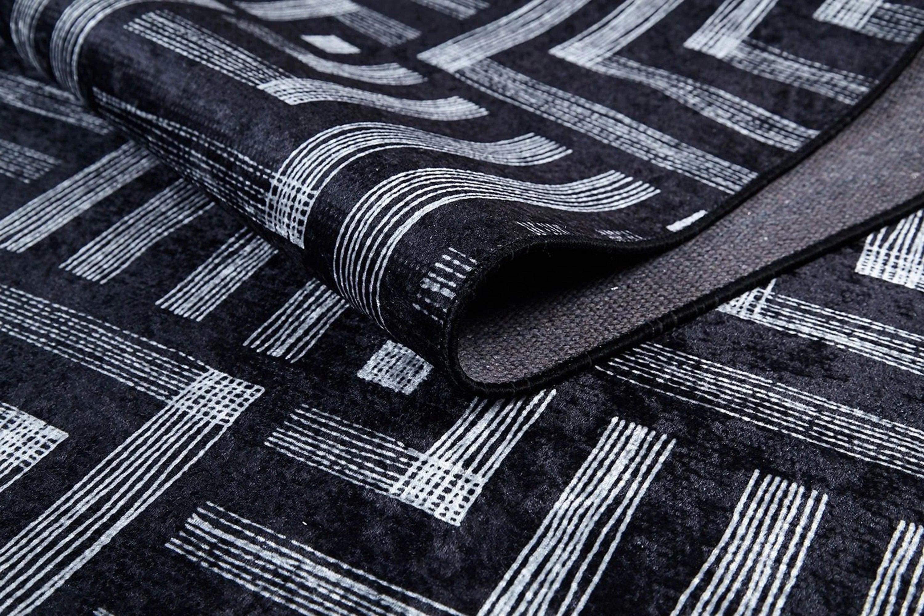 Geometrik Desenli Bej Kahverengi - Siyah Beyaz Modern Halı