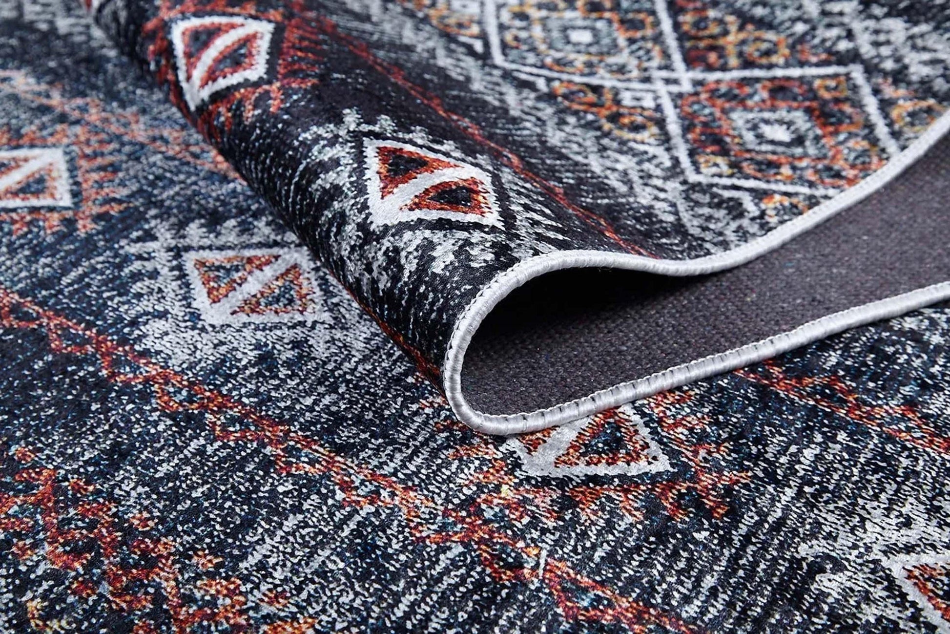 Etnik Desenli Bej Anadolu Halı