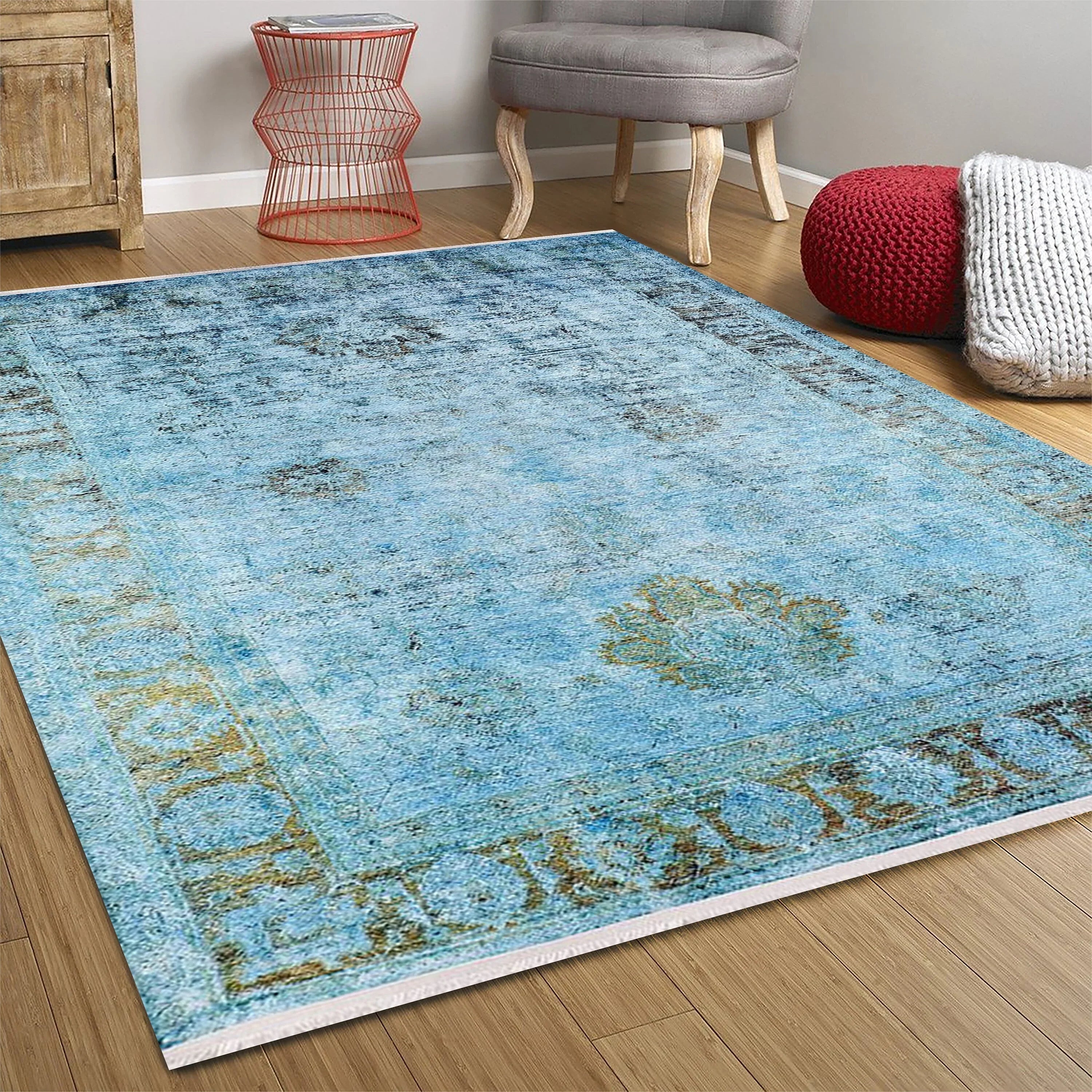 Açık Mavi Krem Uşak Desenli Halı