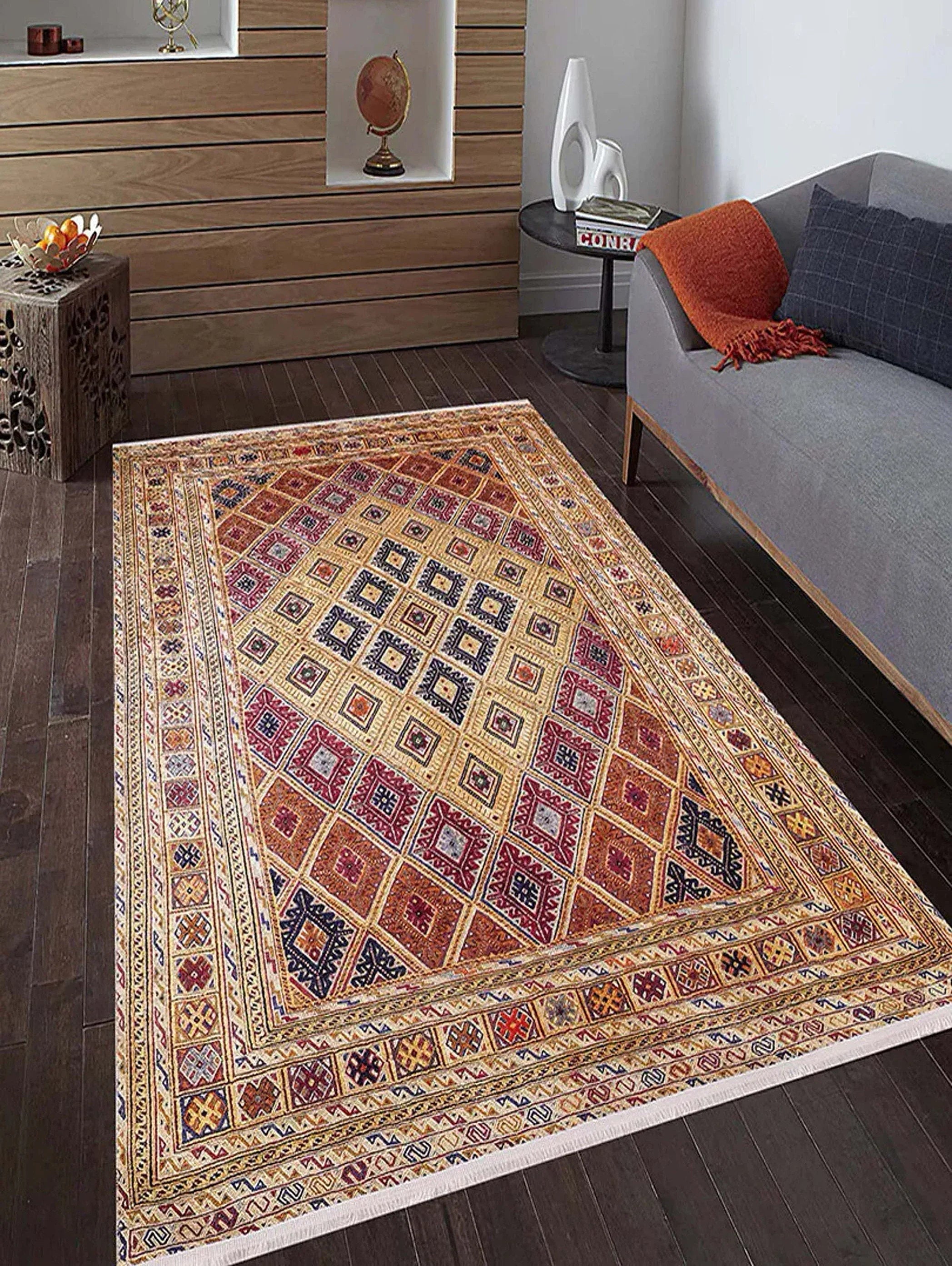 Soluk Turuncu Bej Geometrik Desenli Anadolu Kilim Halı