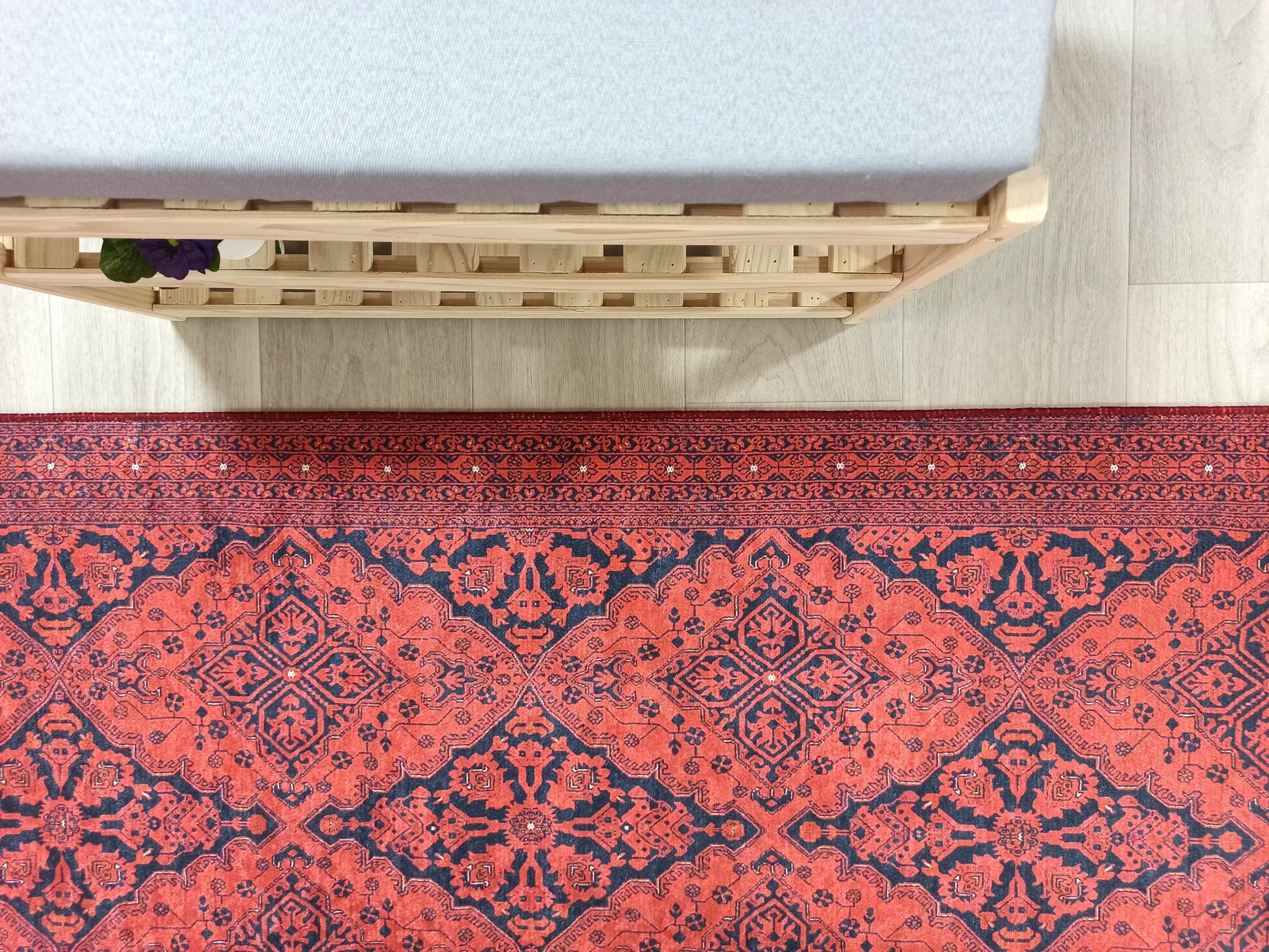 Koyu Kırmızı Lacivert Desenli Geleneksel Etnik Halı