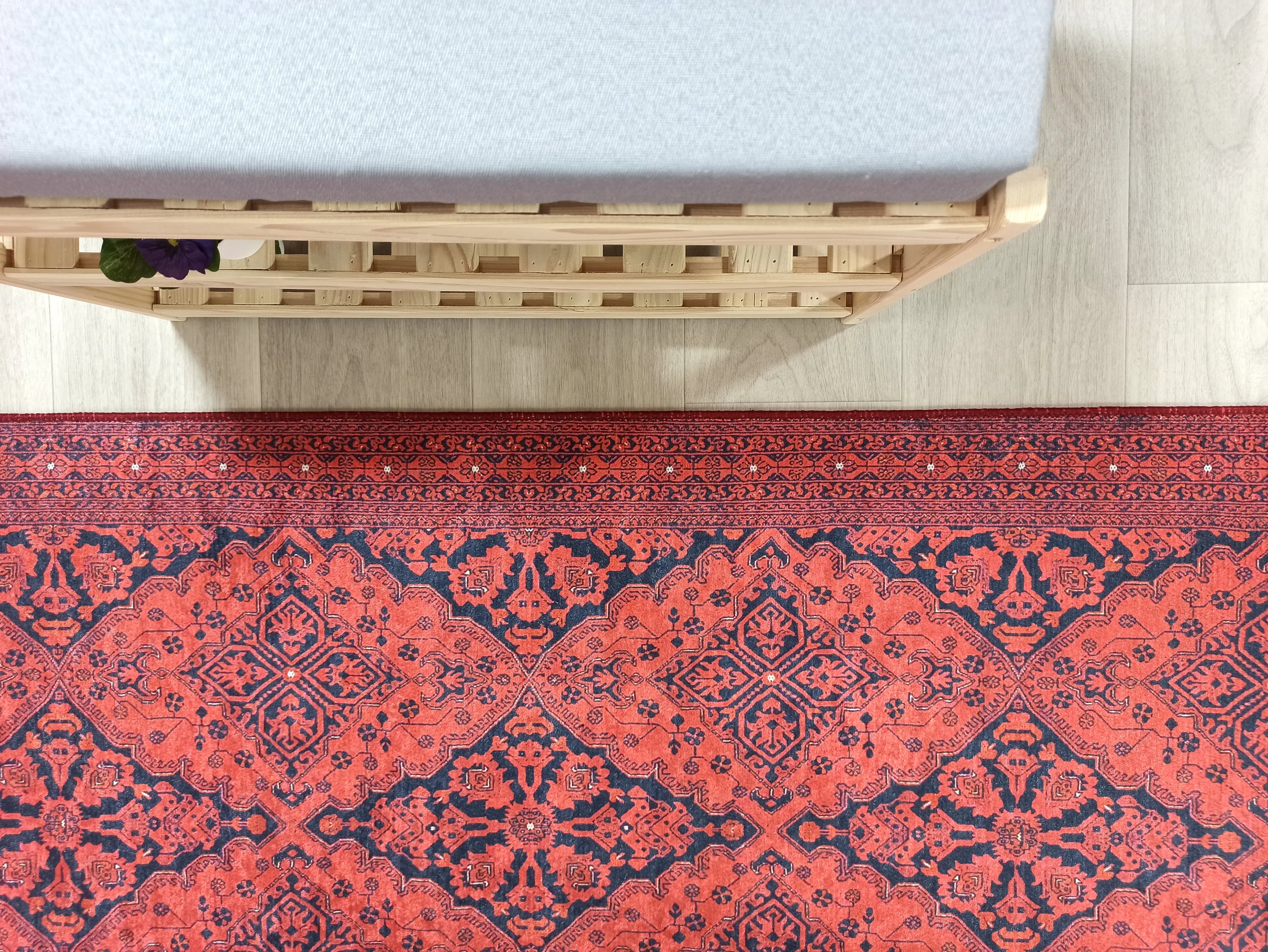 Koyu Kırmızı Lacivert Desenli Geleneksel Etnik Halı