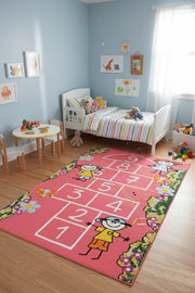 Pembe Seksek Desenli Çizgi Karakterli Yıkanabilir Çocuk Halısı
