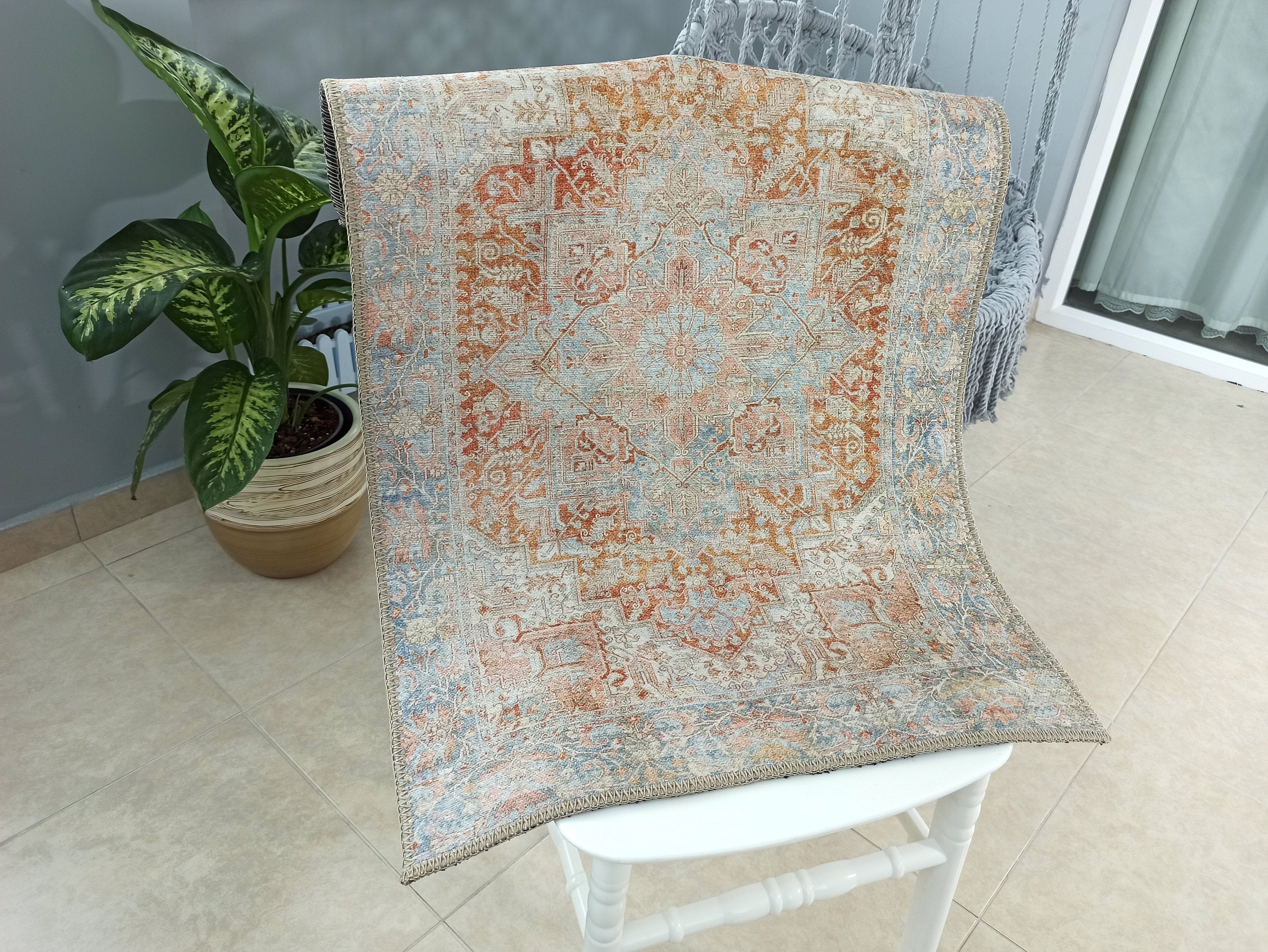 Bej ve Mavi Renkli Eskitilmiş Vintage Halı - Pera Halı