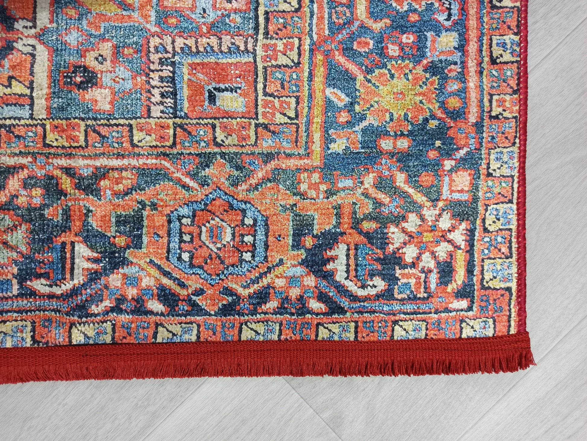 Canlı Kırmızı Çok Renkli Medallion Halı