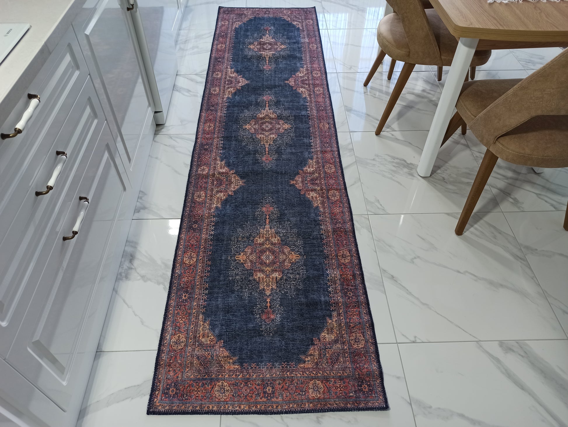 Lacivert ve Kırmızı Desenli İran Tarzı Vintage Halı - Pera Halı