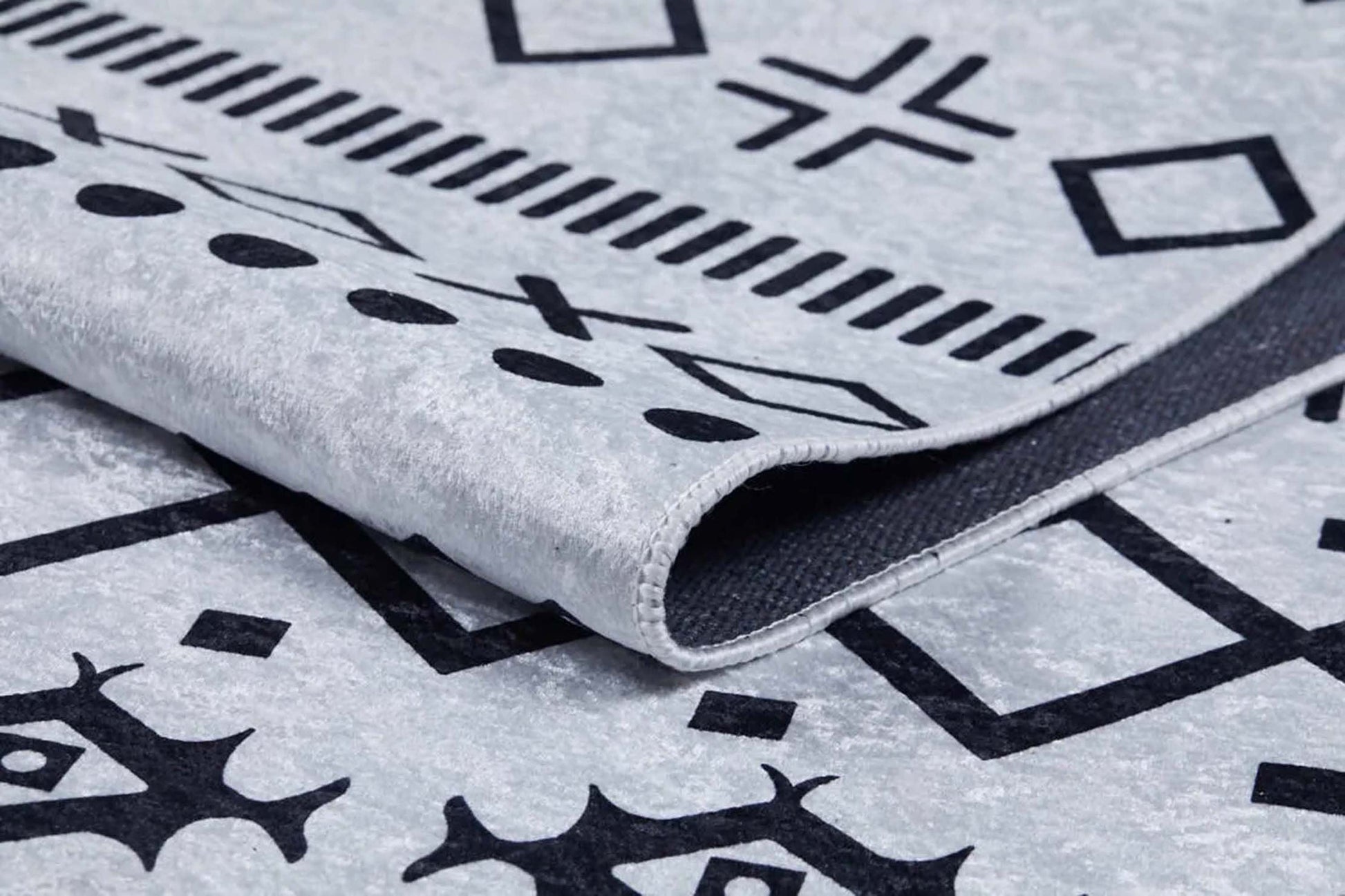 Siyah Beyaz Geometrik Desenli Bohem Halı - Pera Halı
