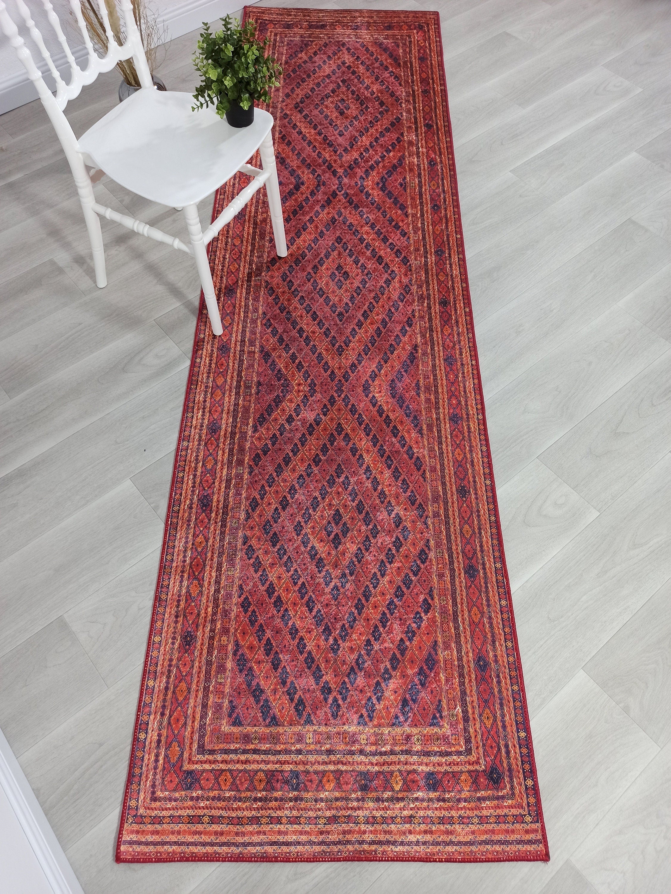 Kiremit Kırmızı ve Lacivert Geometrik Desenli Anadolu Kilim Halı - Pera Halı