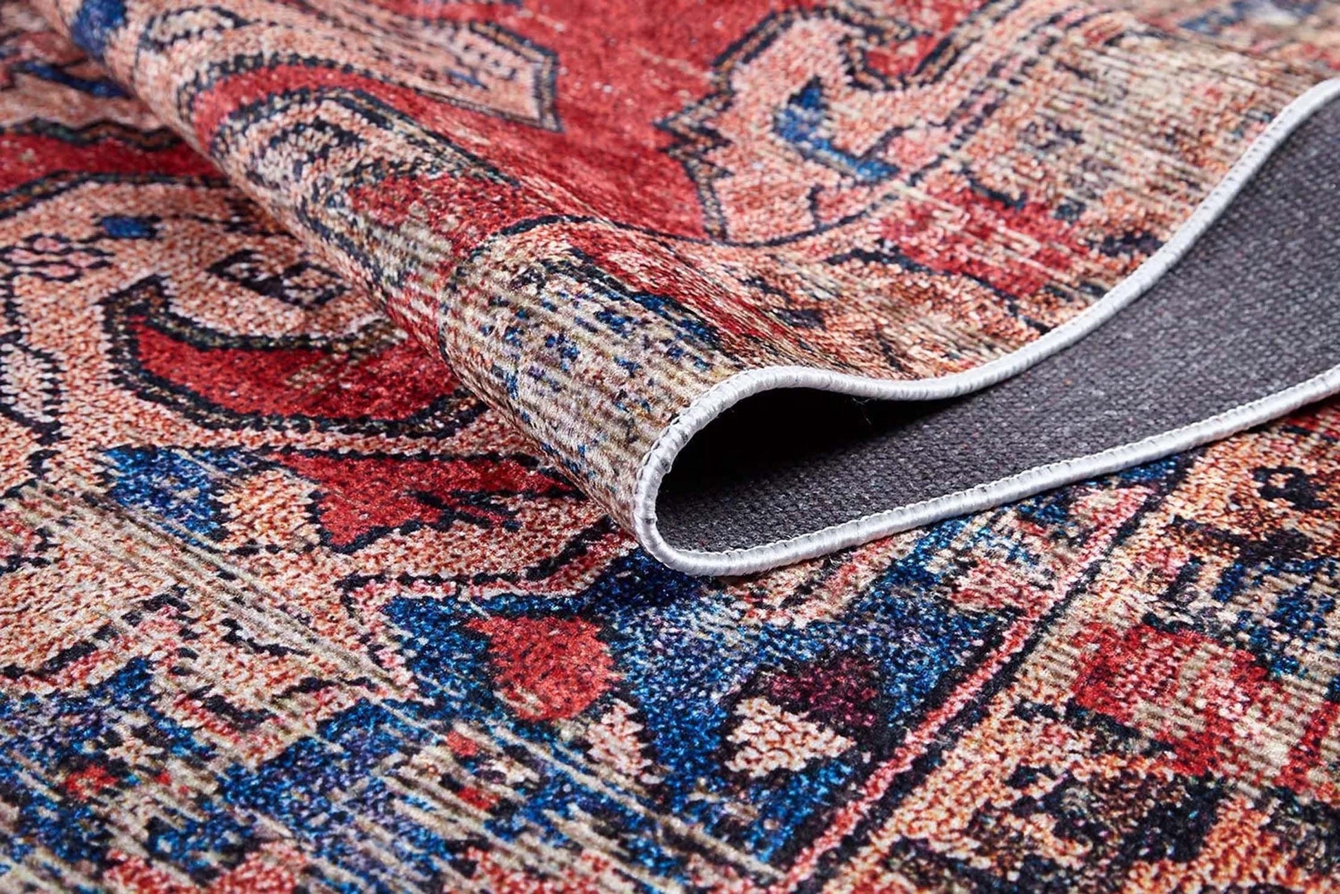 Eskitme Tarzı Soluk Kırmızı Oryantal Halı