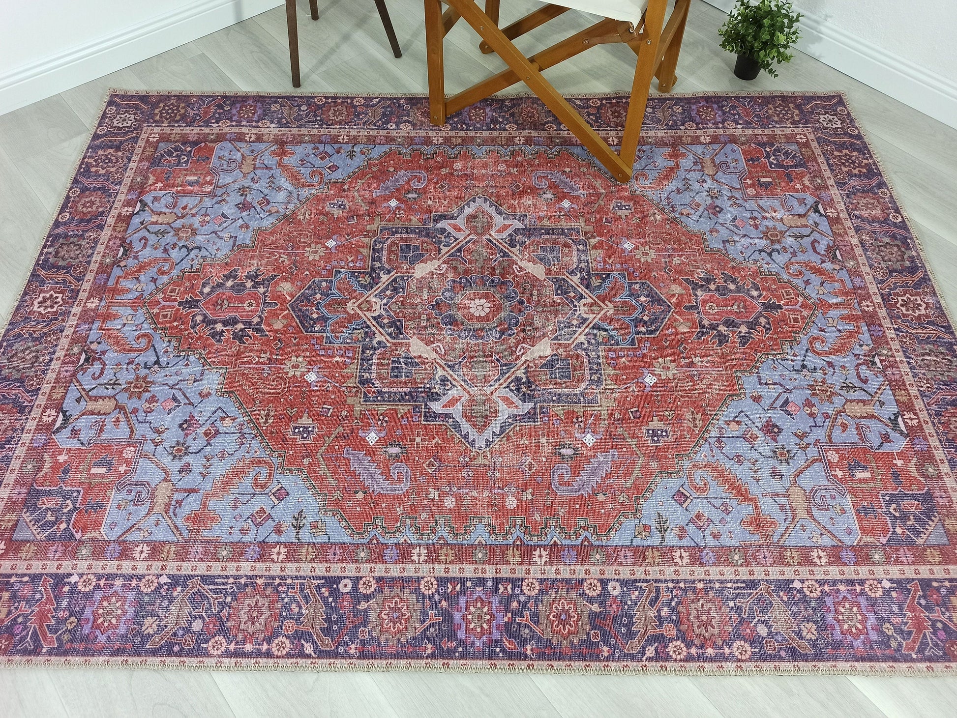 Kırmızı ve Mavi Madalyon Desenli Vintage Halı - Pera Halı
