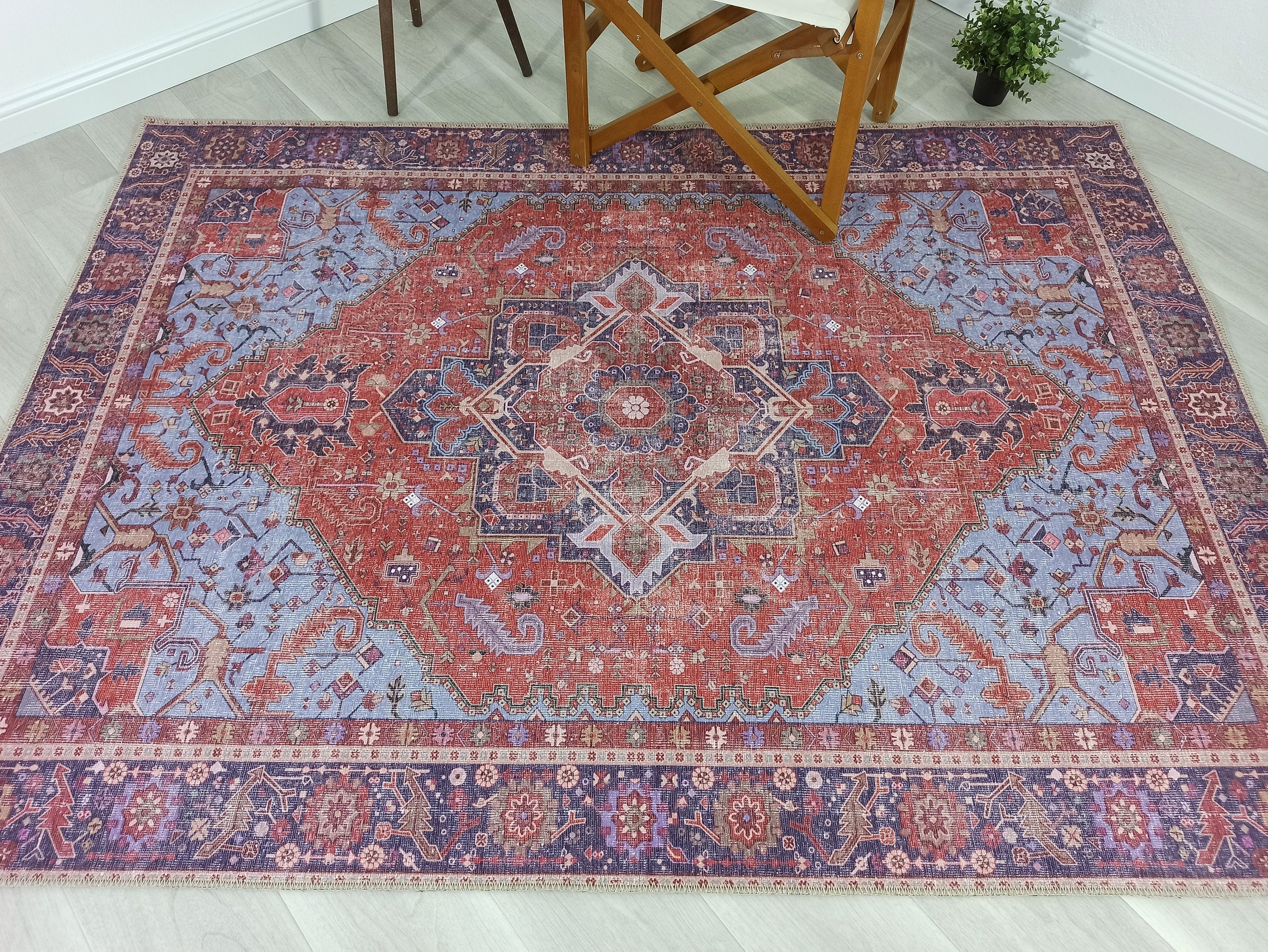 Kırmızı ve Mavi Madalyon Desenli Vintage Halı - Pera Halı
