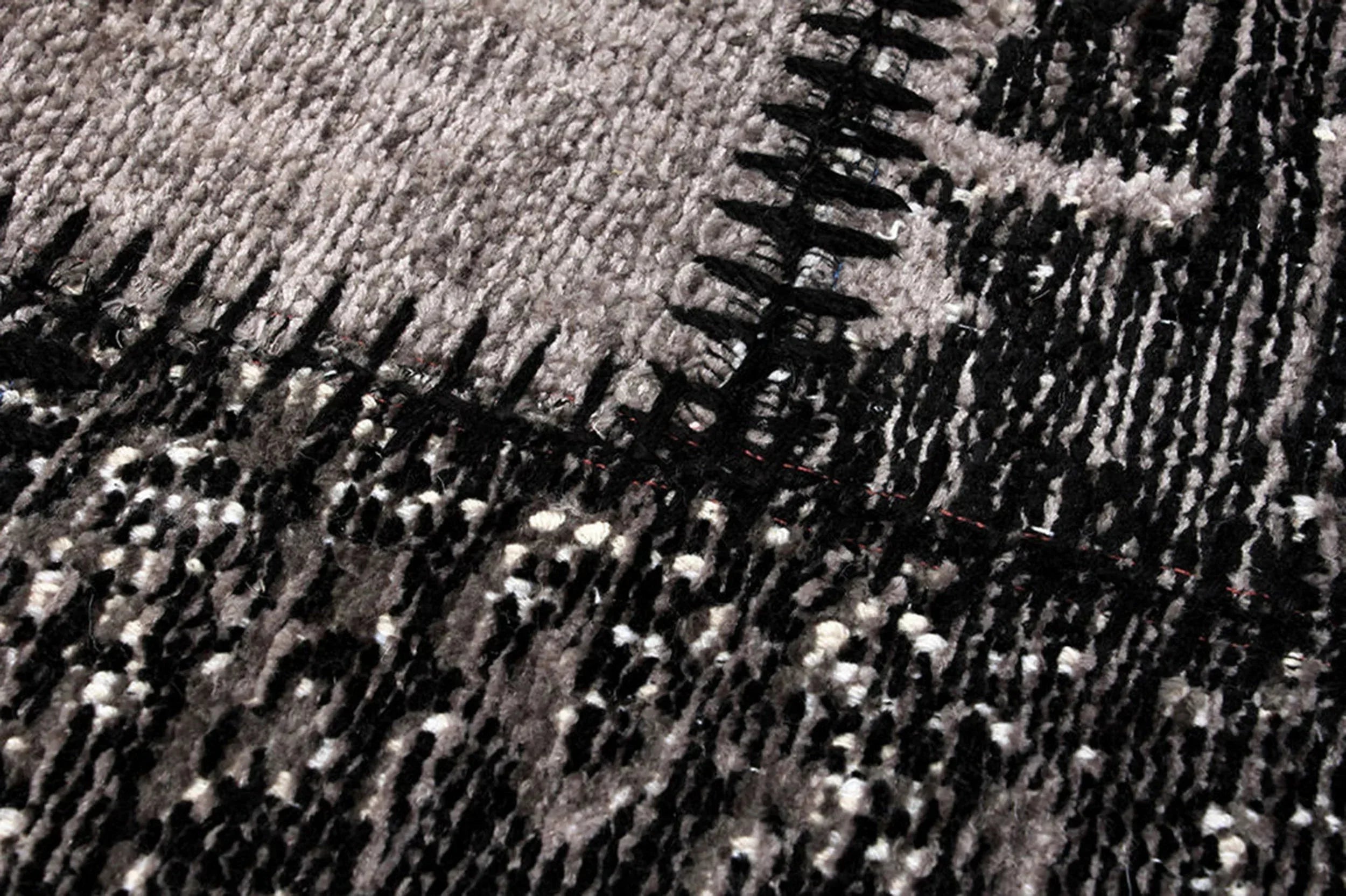 Eskitme Patchwork Siyah Halı