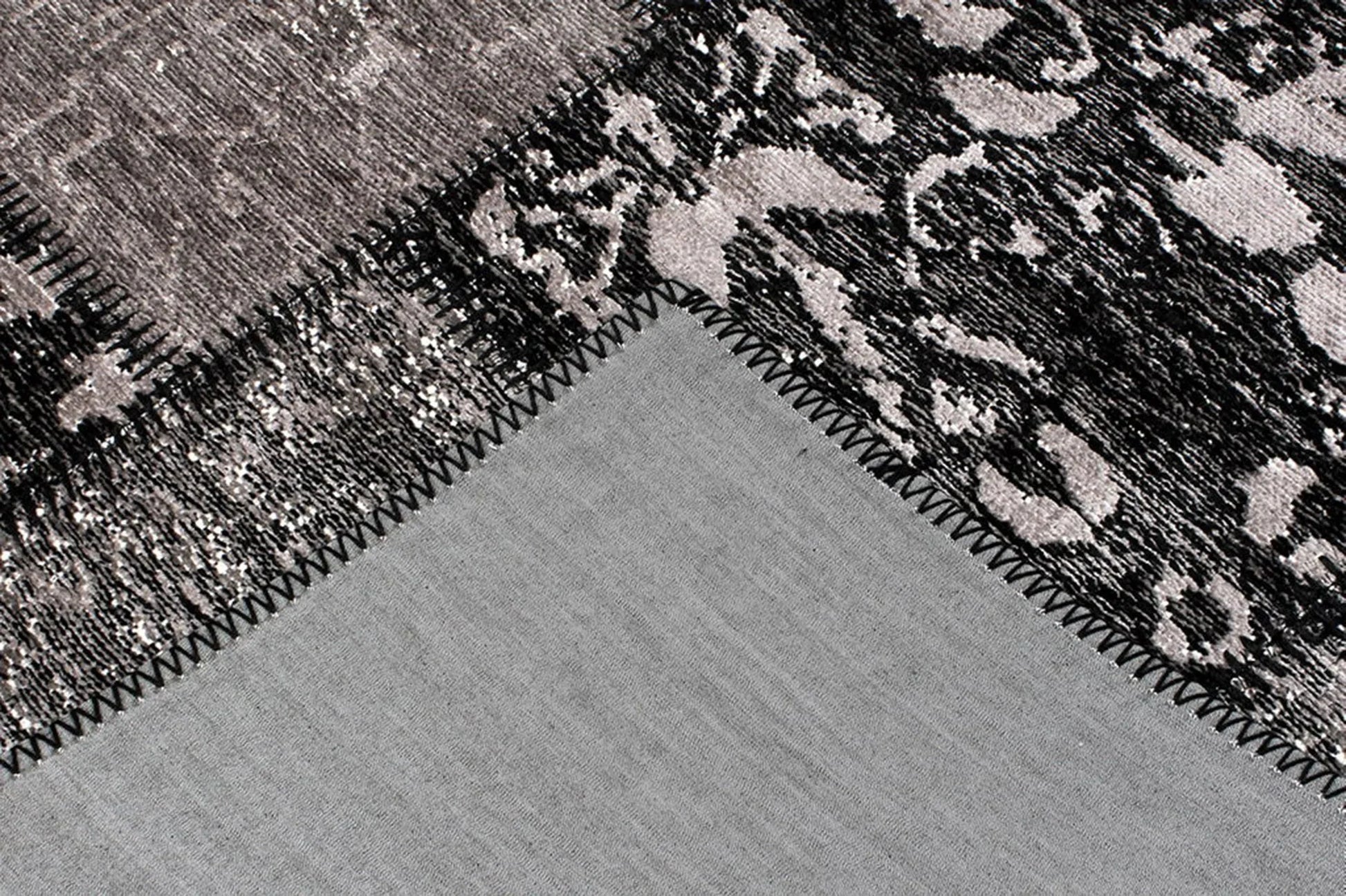 Eskitme Patchwork Siyah Halı