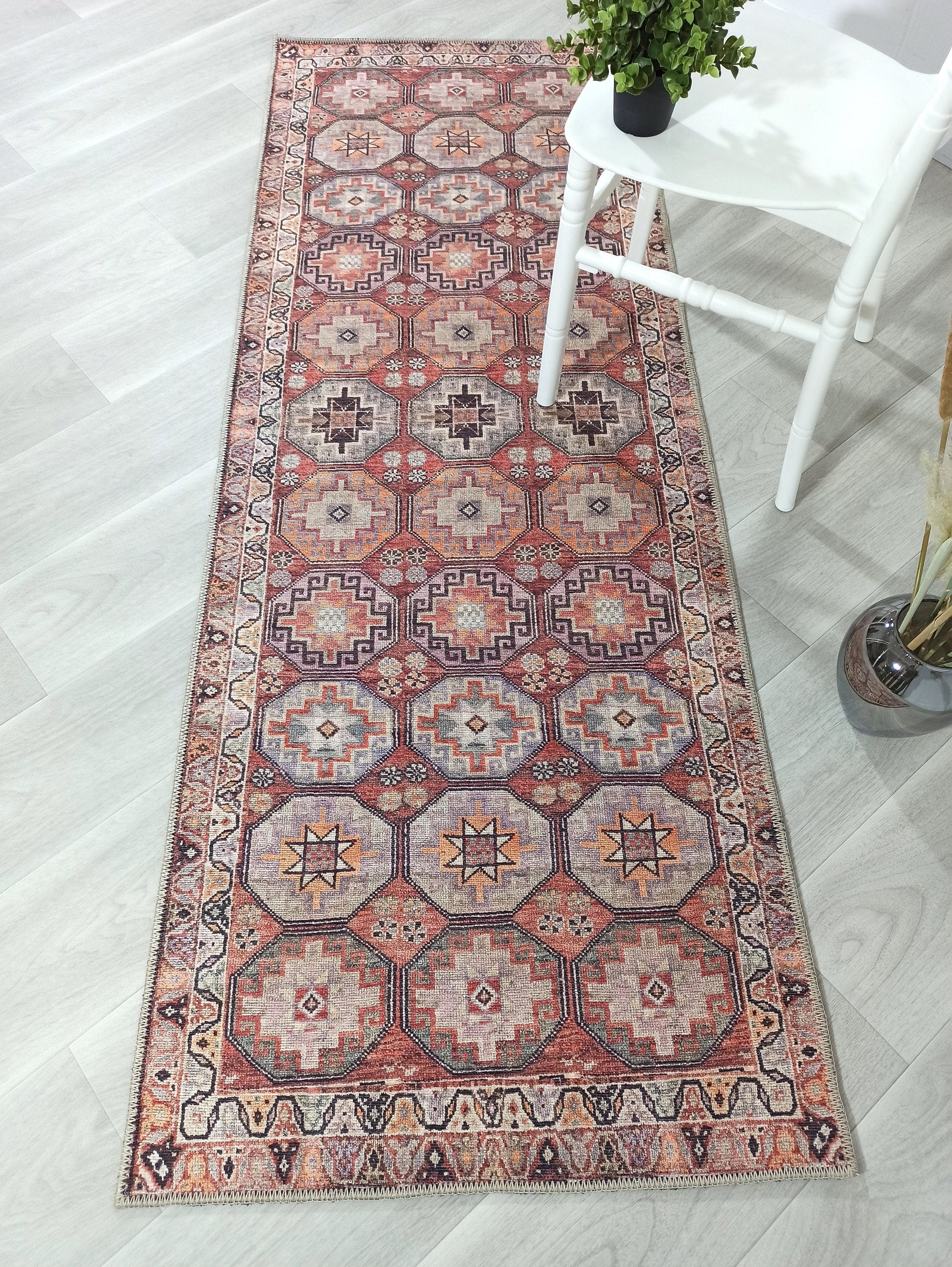 Kiremit ve Geometrik Desenli Vintage Halı - Pera Halı