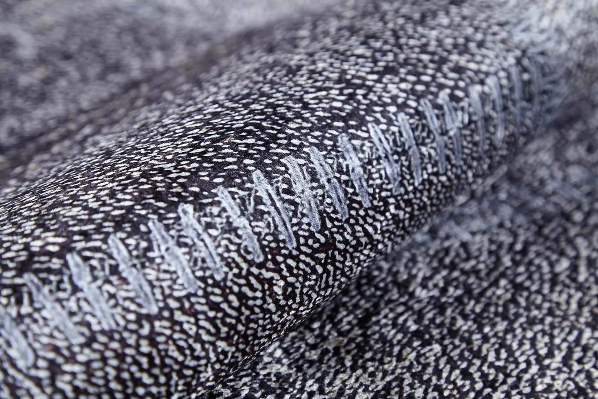 Açık Gri Siyah Çizgili Kilim Halı