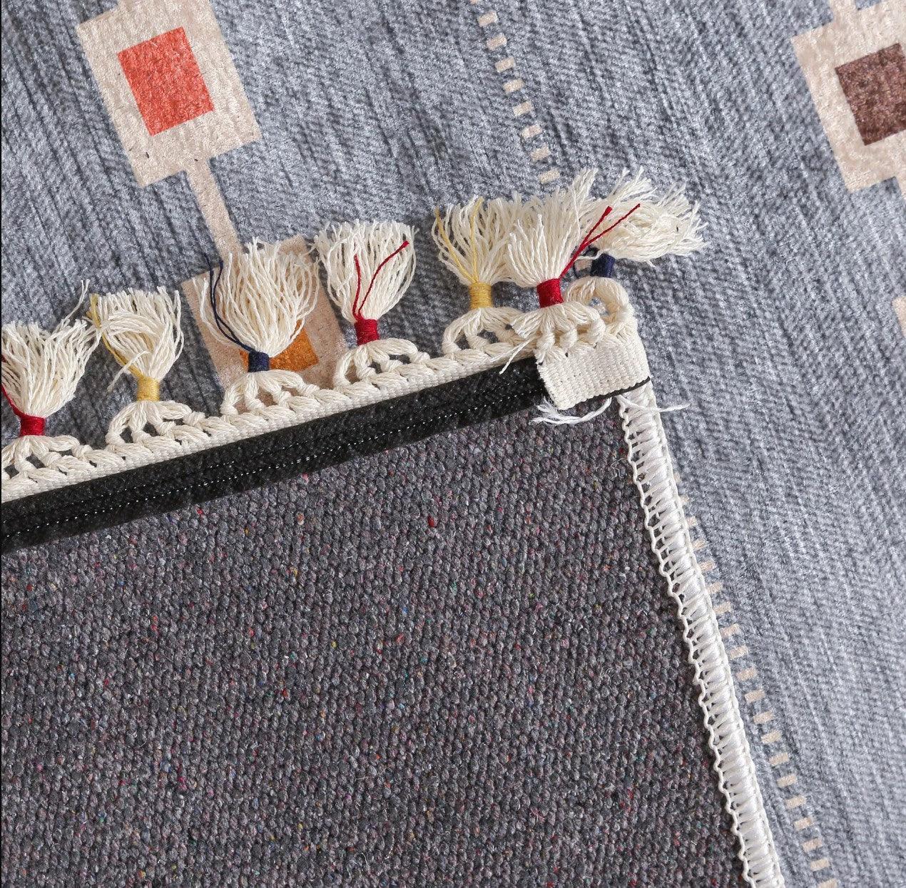 Gri Renkli Kare Desenli Modern Kilim Halı