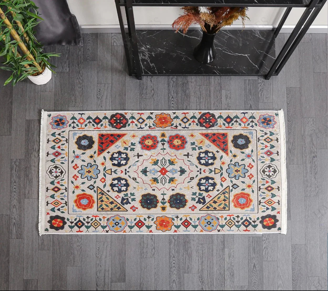 Krem Çok Renkli Çiçek Desenli Etnik Kilim Halı
