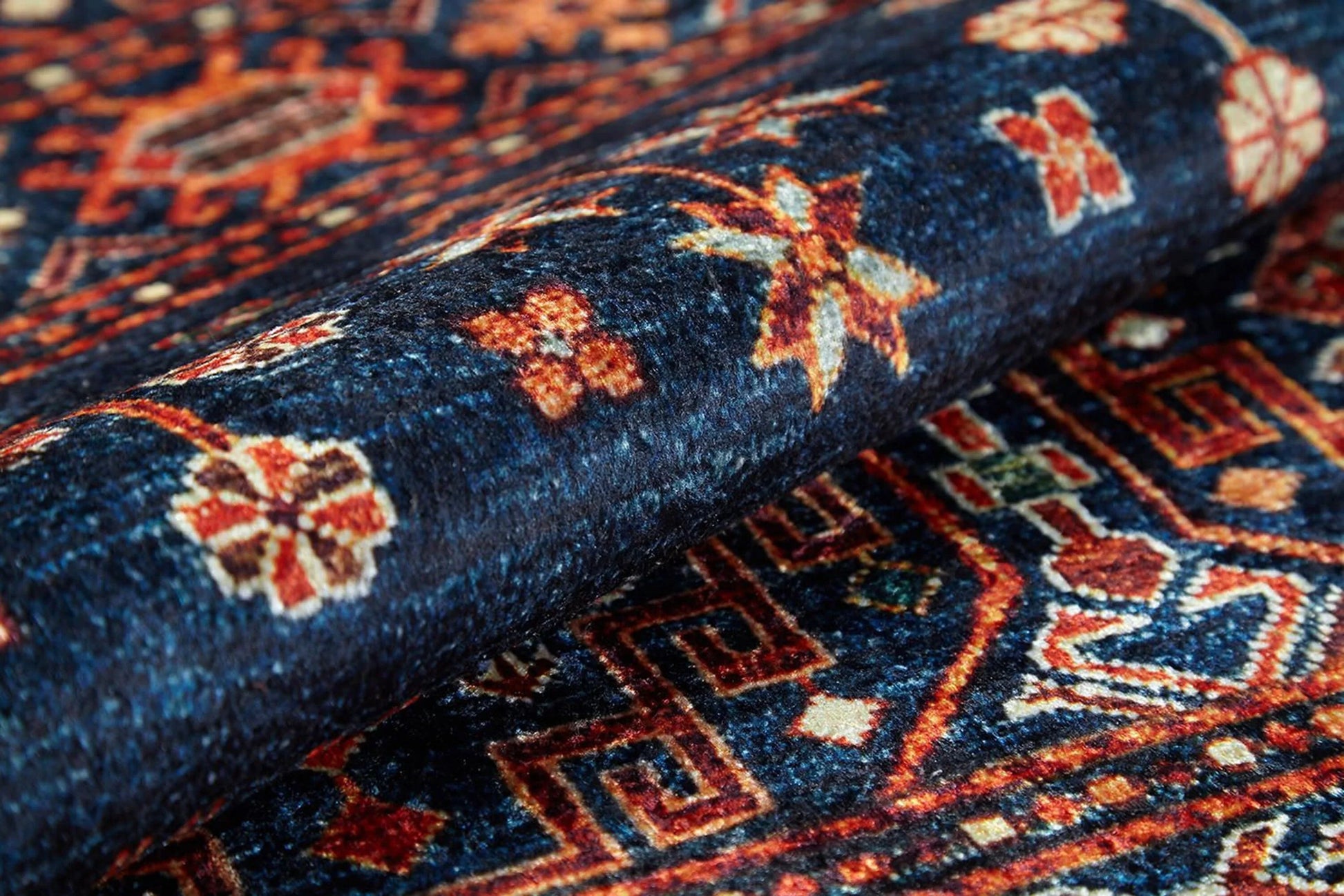 Etnik Lacivert Kırmızı Kilim Halı