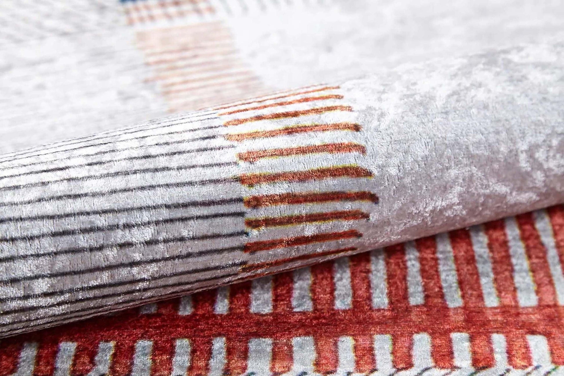 Bej Gri Çizgili Bordürlü Halı