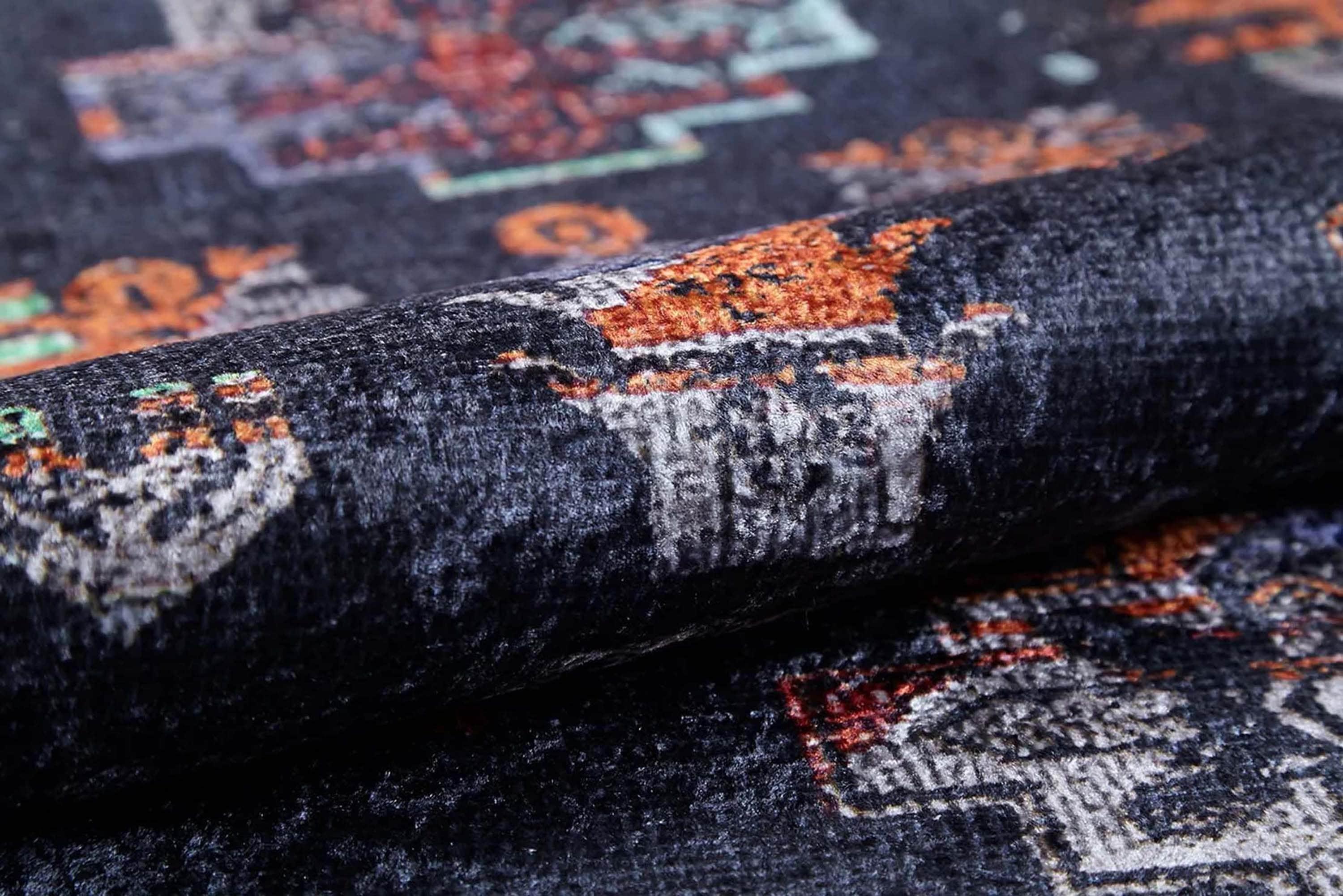 Etnik Desenli Siyah Koyu Gri Halı