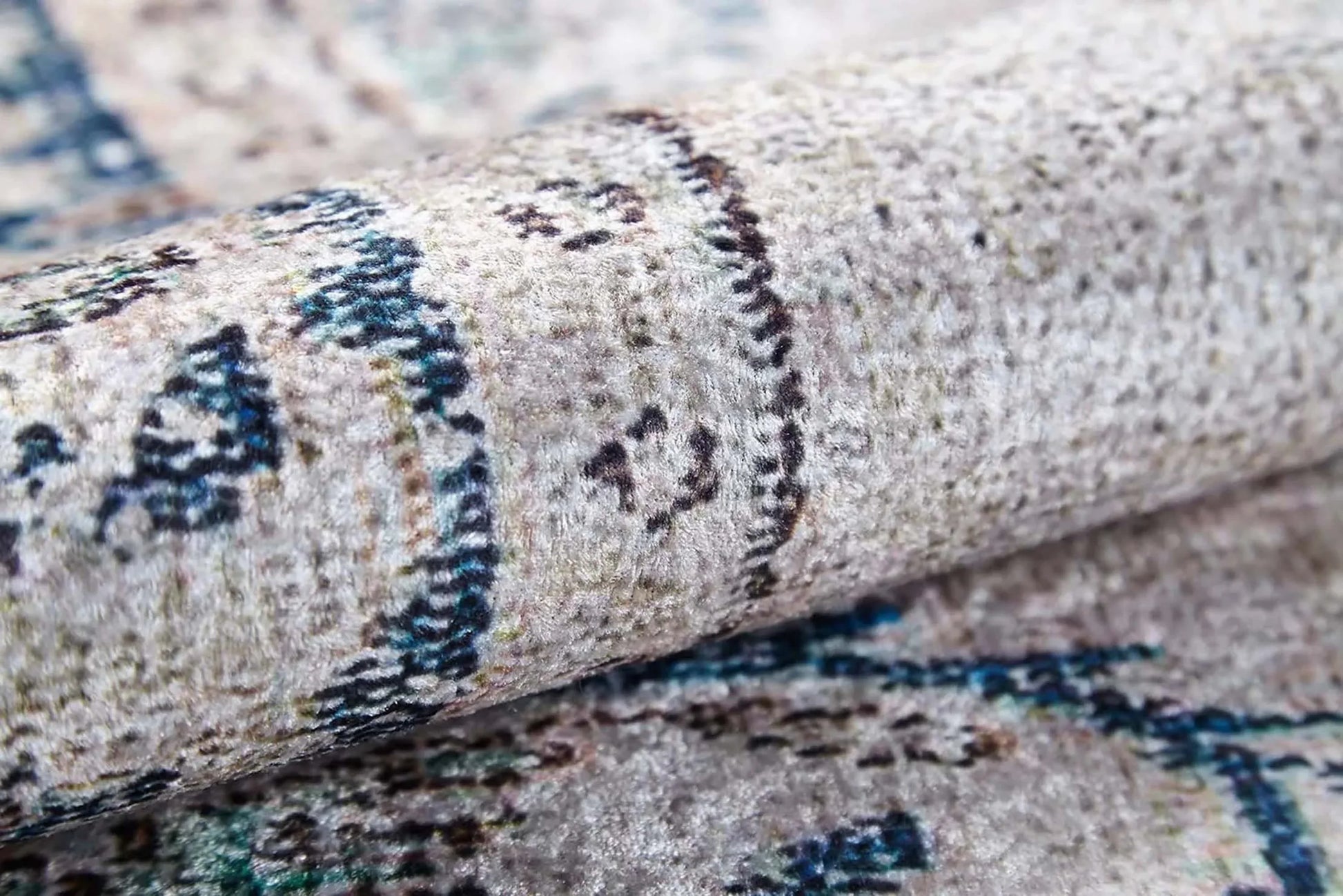 Doğal Eskitme Gri Geometrik Halı