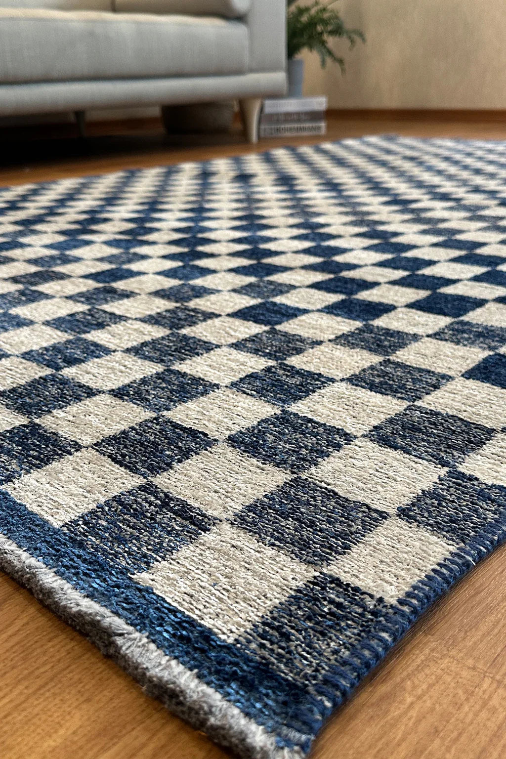 Mavi Beyaz Modern Geometrik Dama Desenli Yıkanabilir Halı