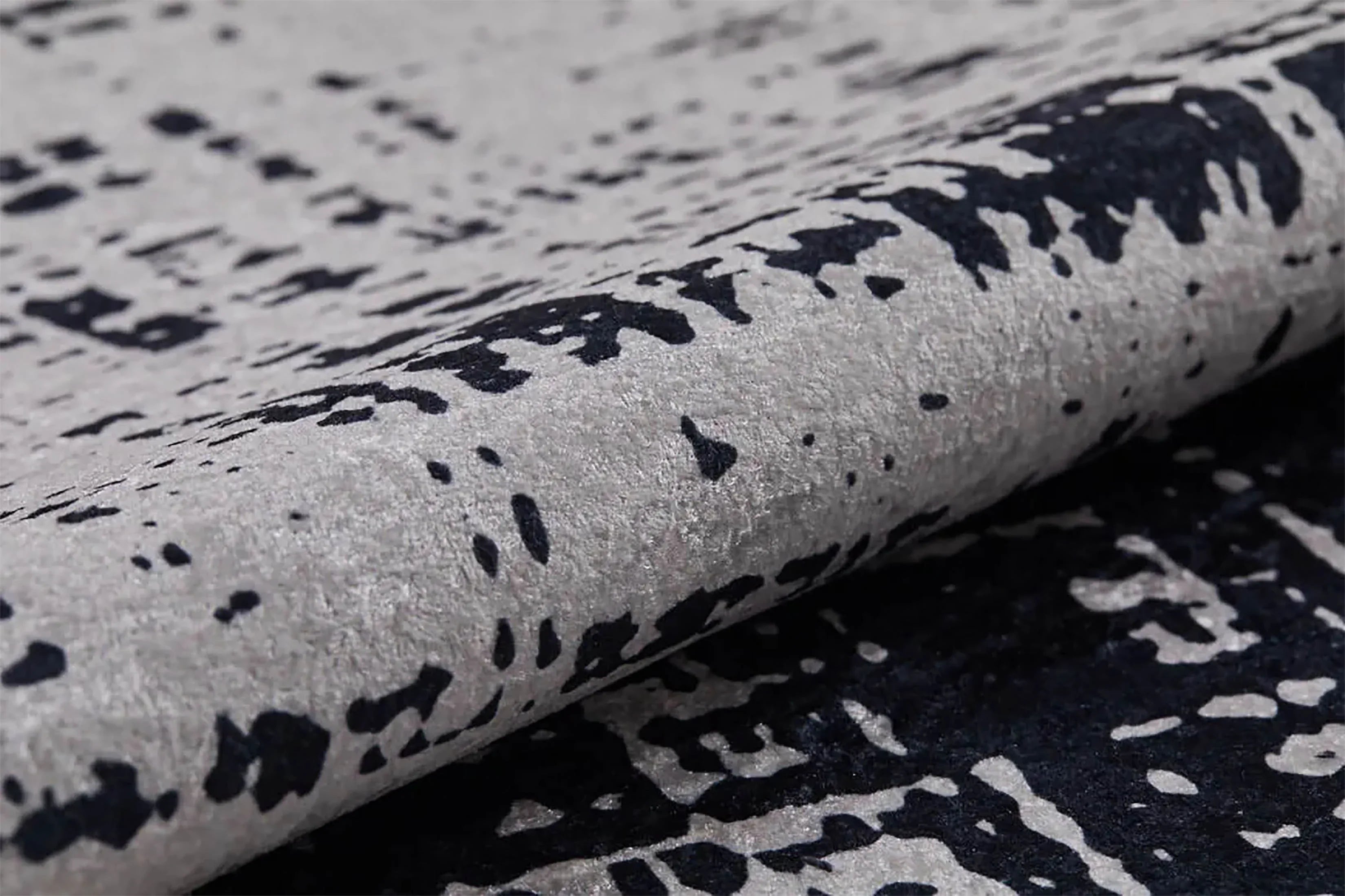 Siyah Beyaz Grafik Modern Soyut Halı