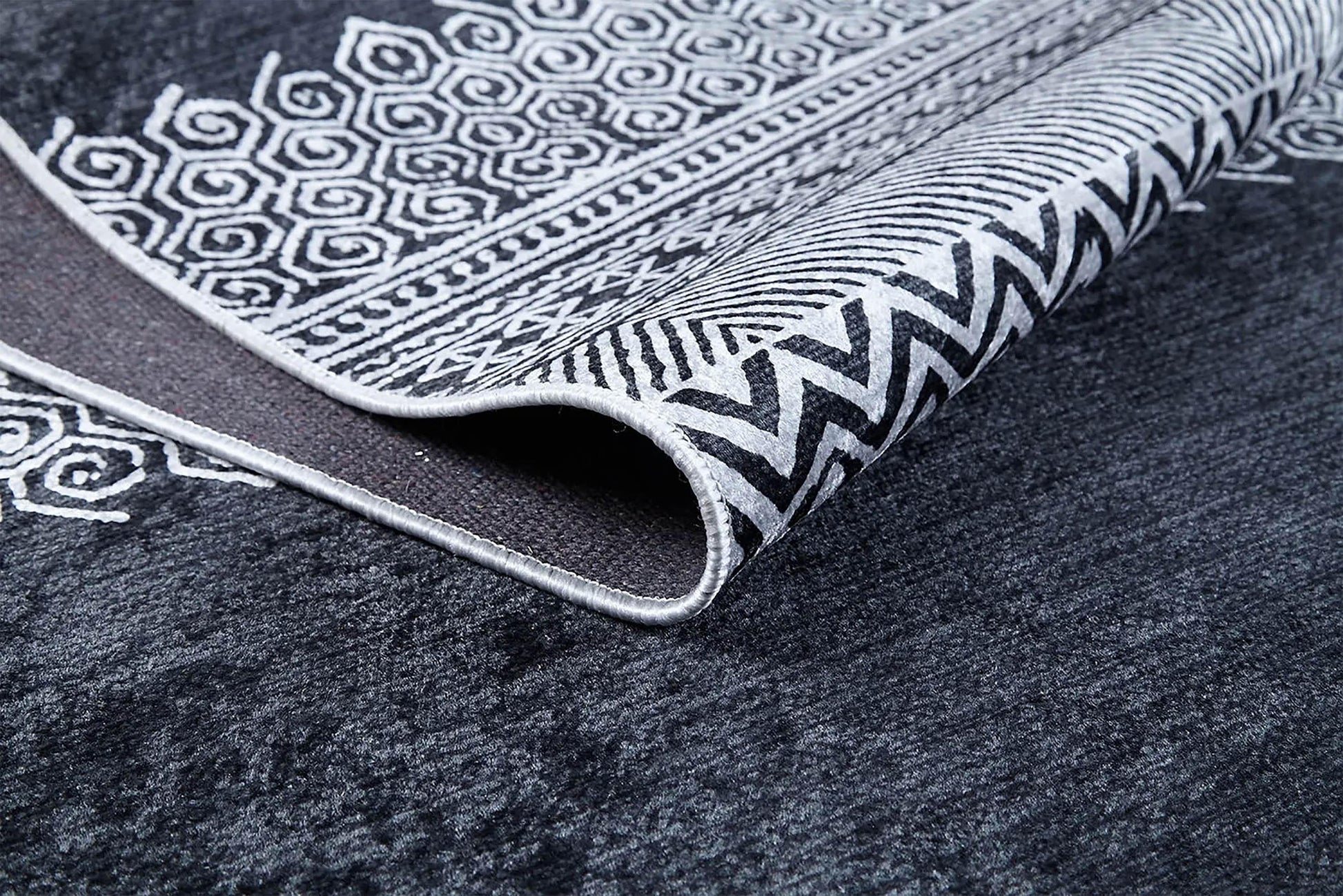 Gri Etnik Desenli Geometrik Anadolu Kilim Halı