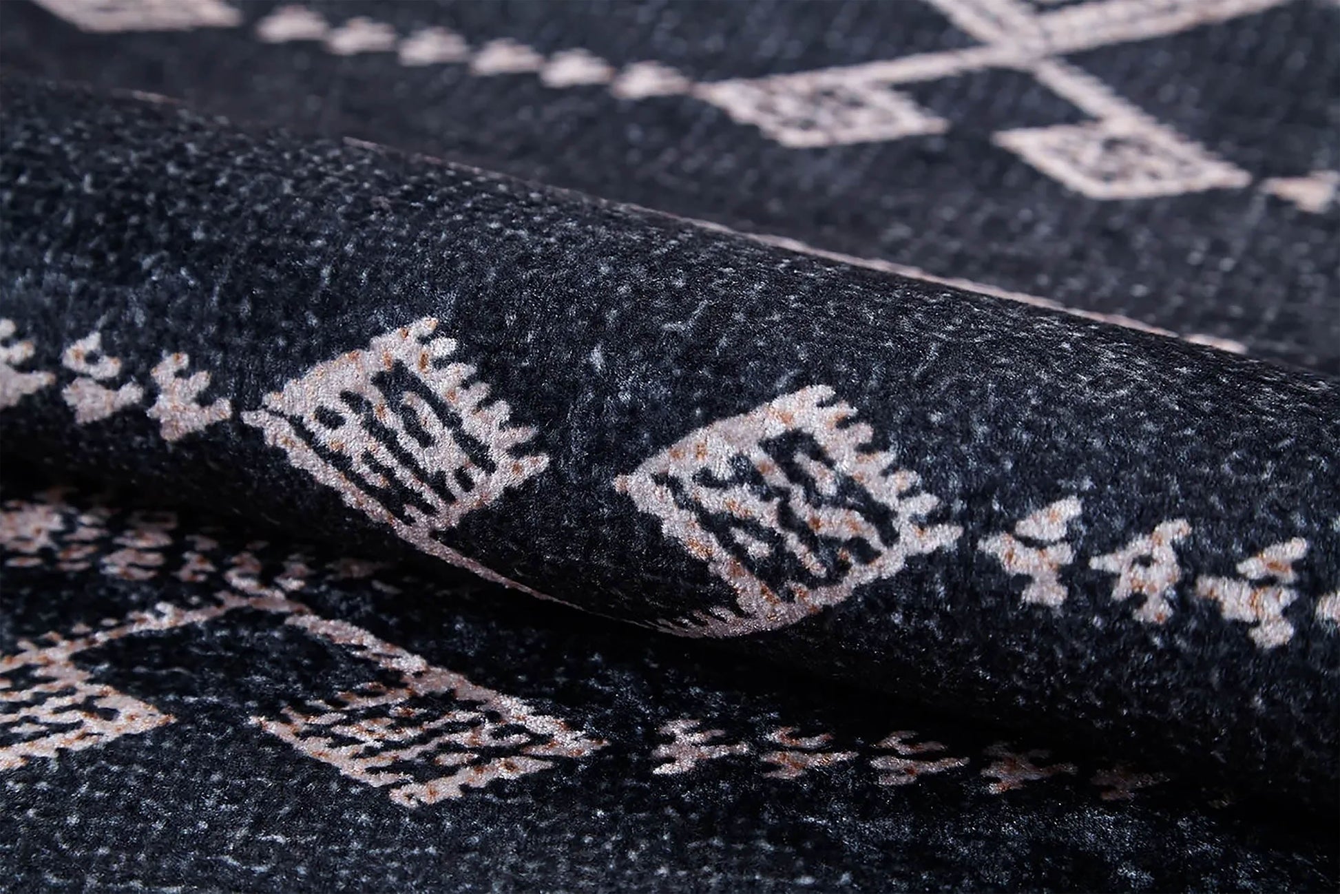 Siyah Geometrik Kilim Halı - Pera Halı