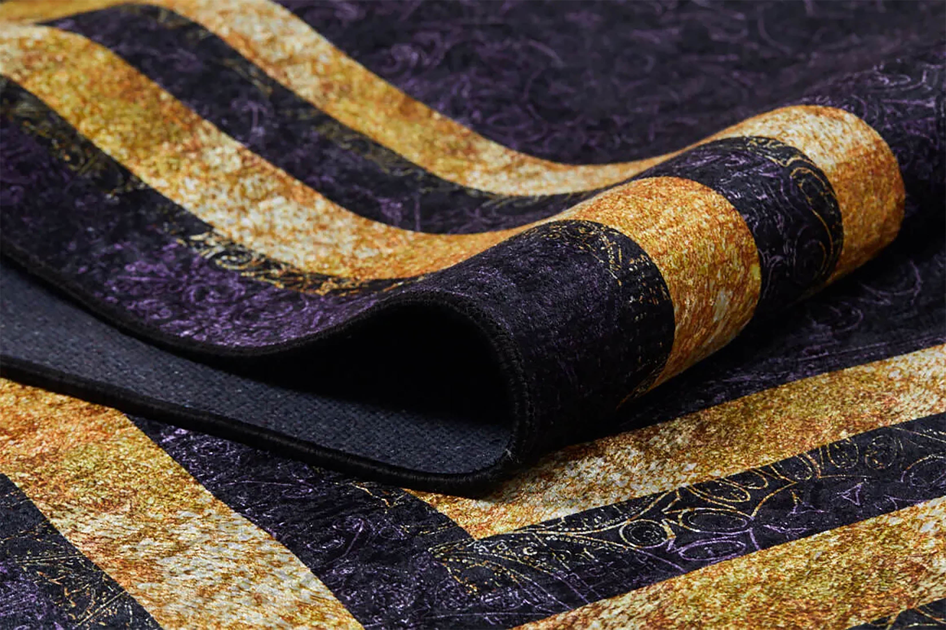 Lüks Mor Damask Desenli Altın Sarısı Çerçeveli Bordürlü Halı