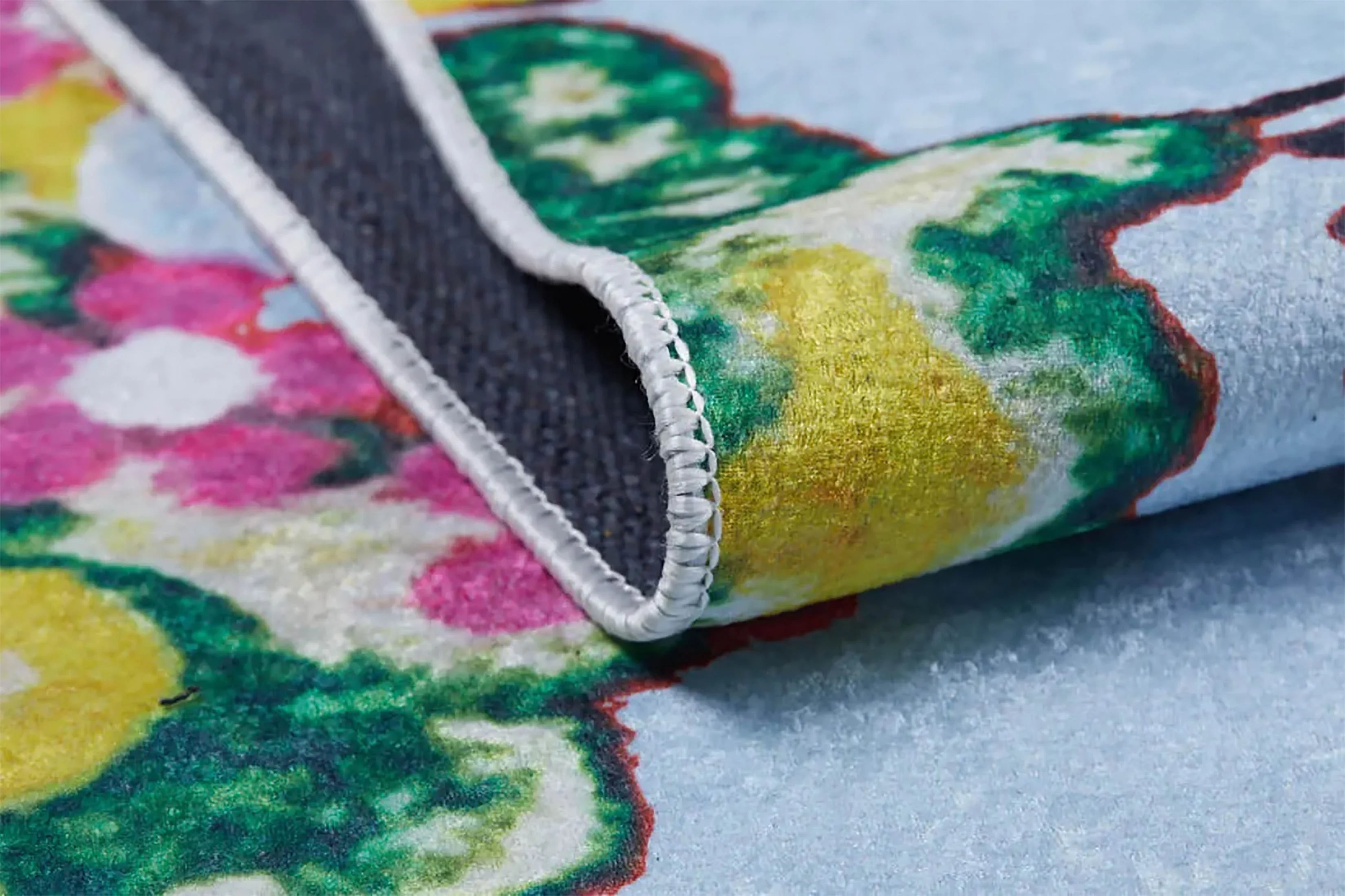 Mavi Seksek Desenli Çizgi Karakterli Çocuk Halısı