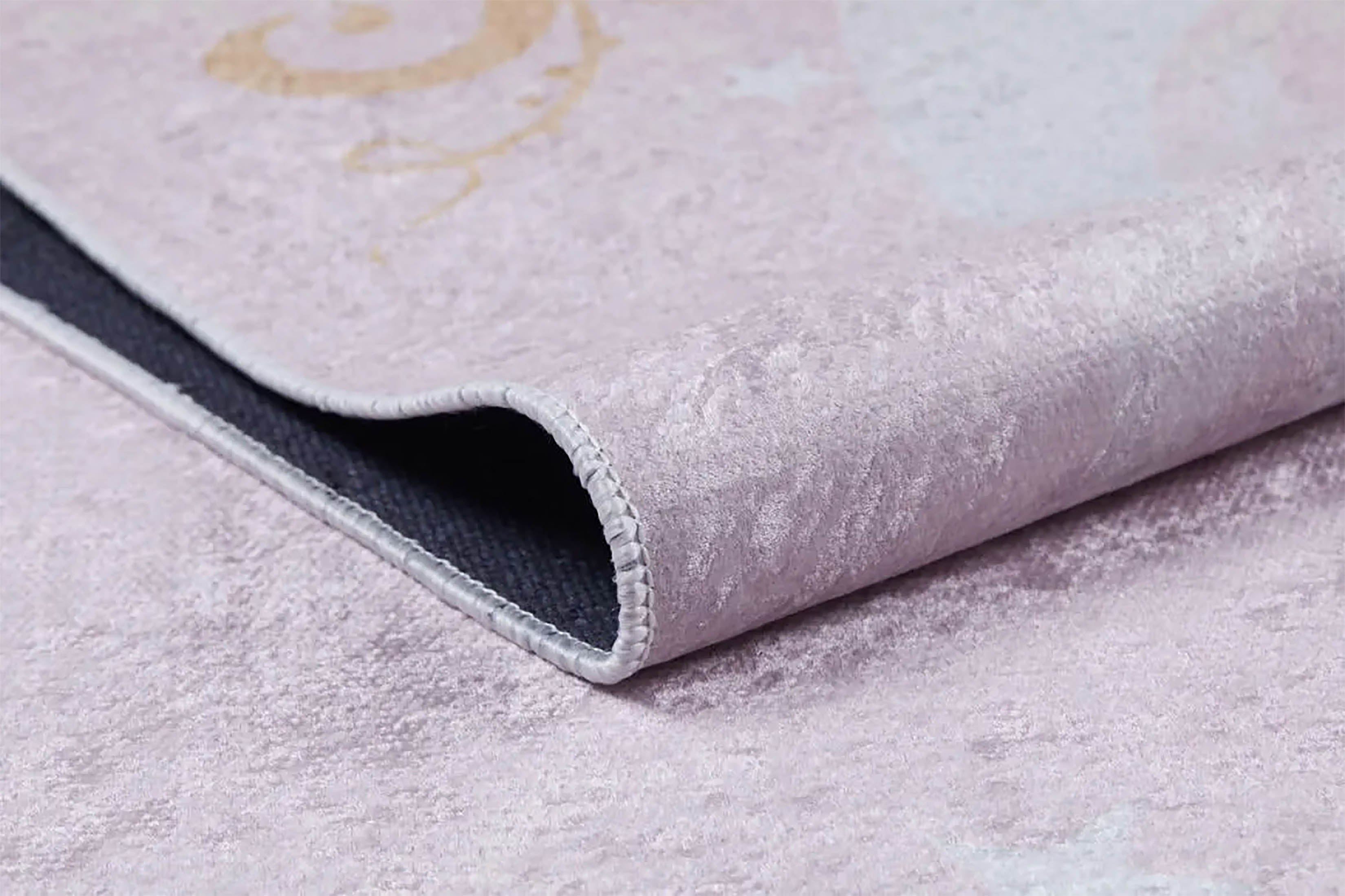 Pembe Kuğu Temalı Kalp Desenli Çocuk Halısı