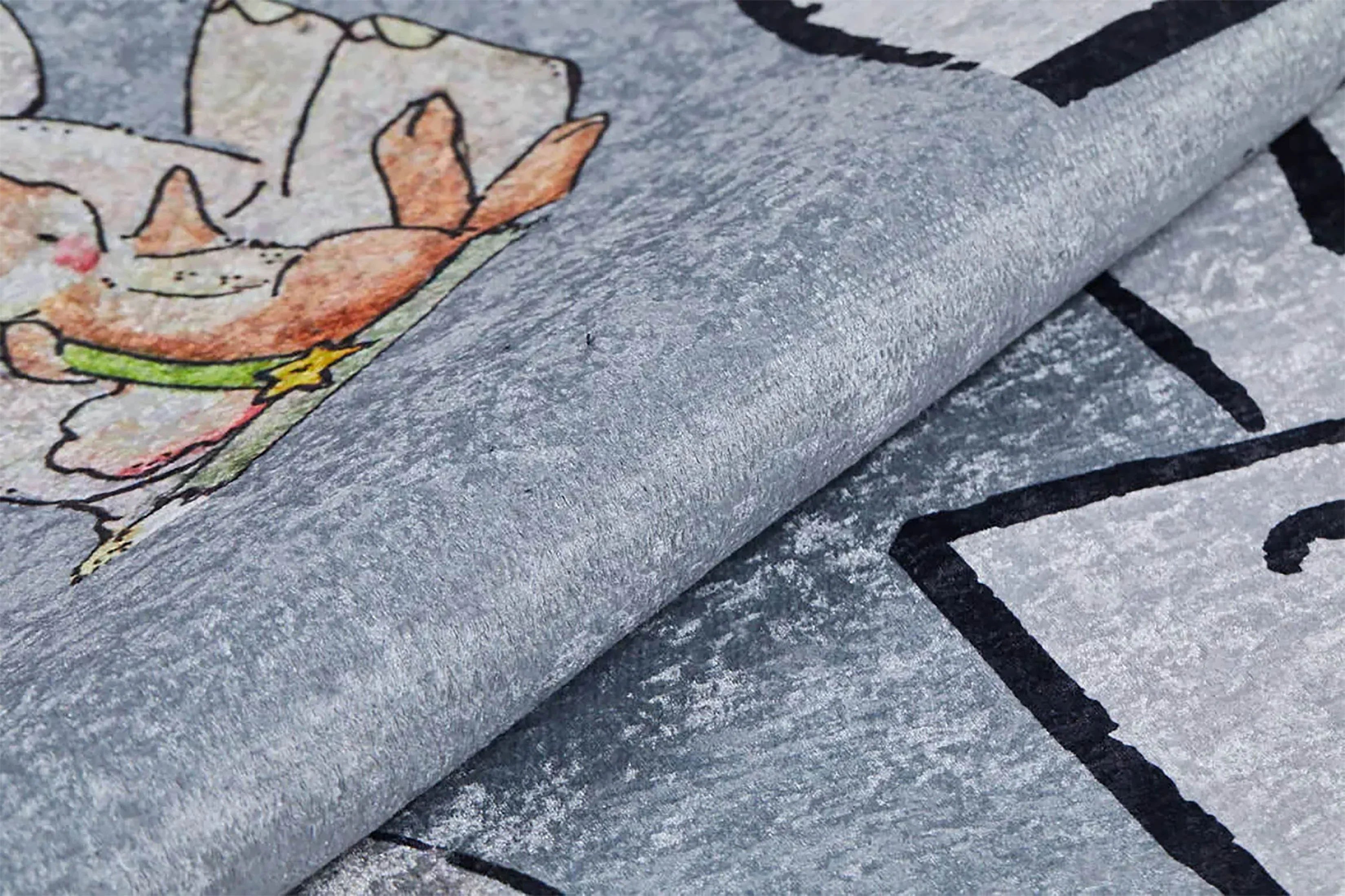 Gri Seksek Desenli Fil ve Tavşan Figürlü Çocuk Halısı