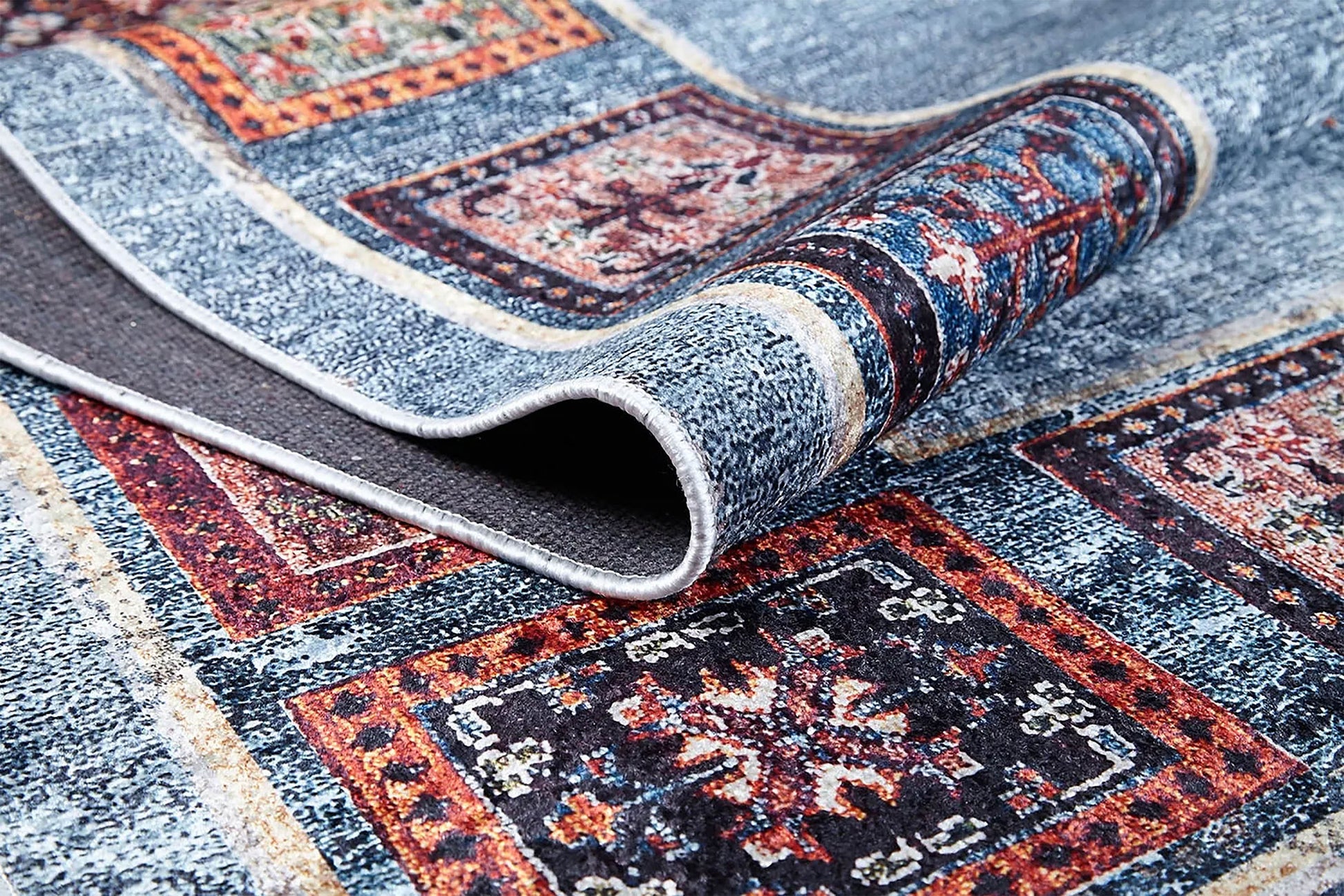 Antik Geometrik Desenli Oryantal Mavi Halı - Pera Halı