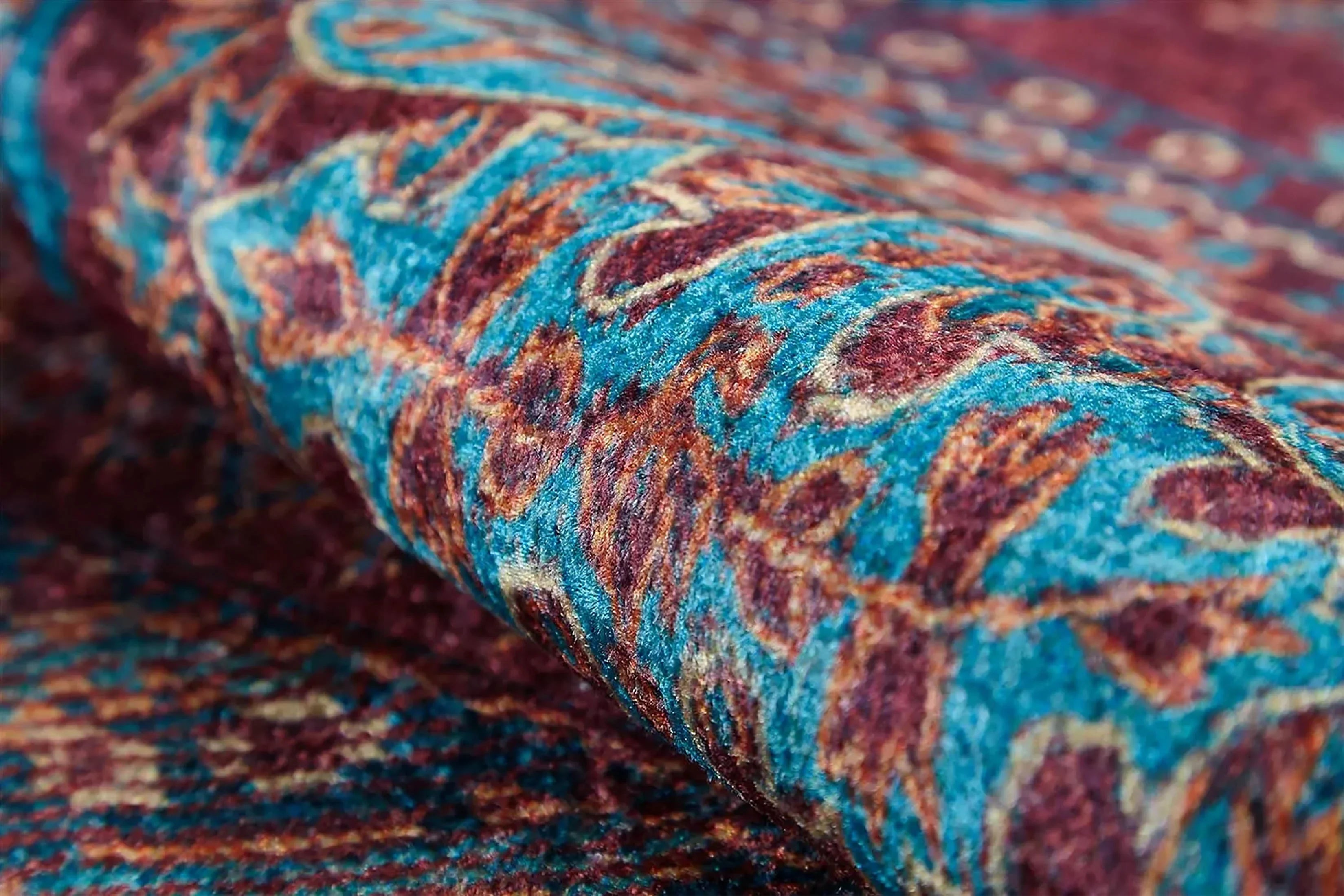 Benzersiz Kırmızı Anadolu Halı