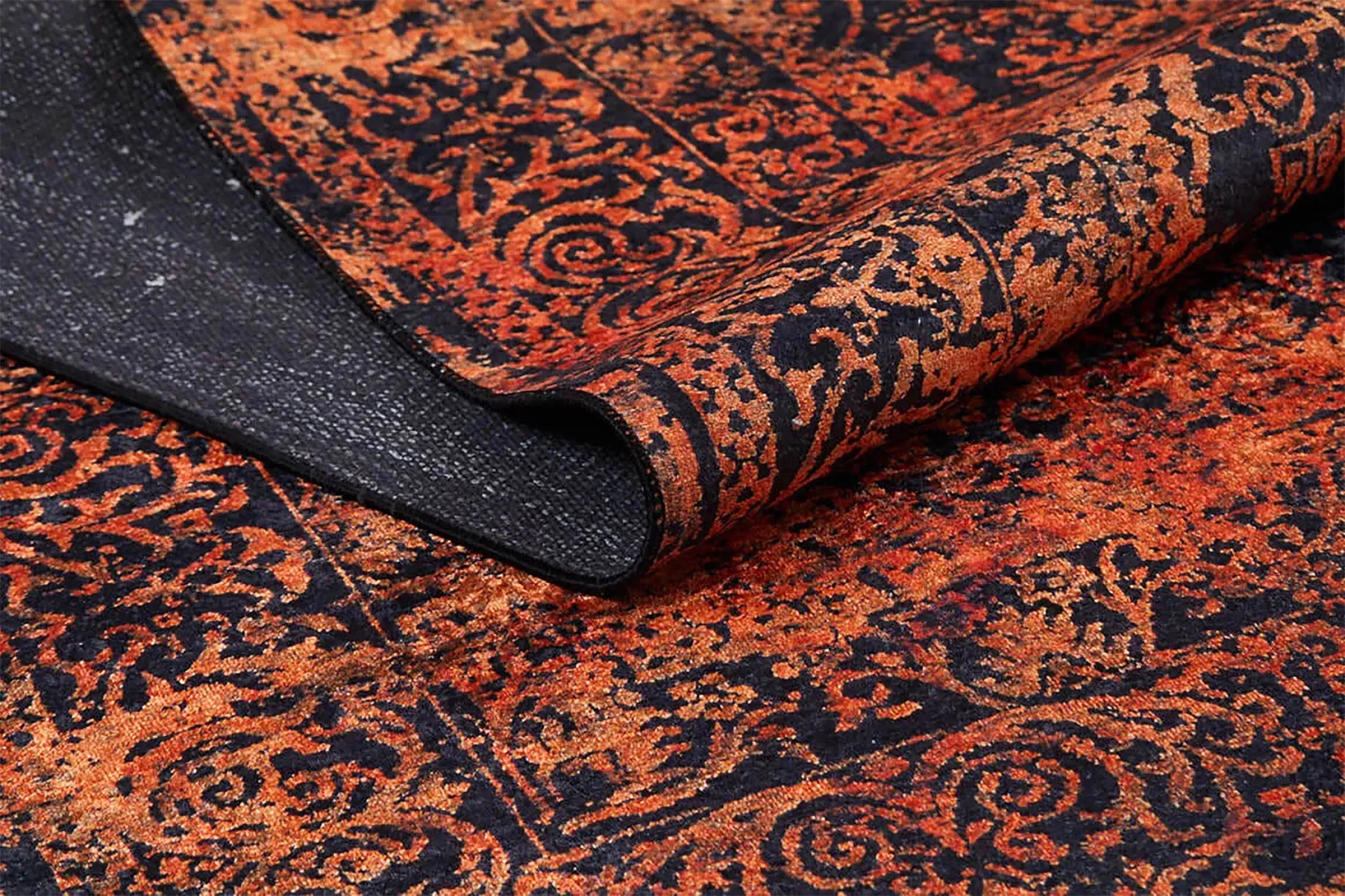 Eskitme Turuncu Siyah Madalyon Halı