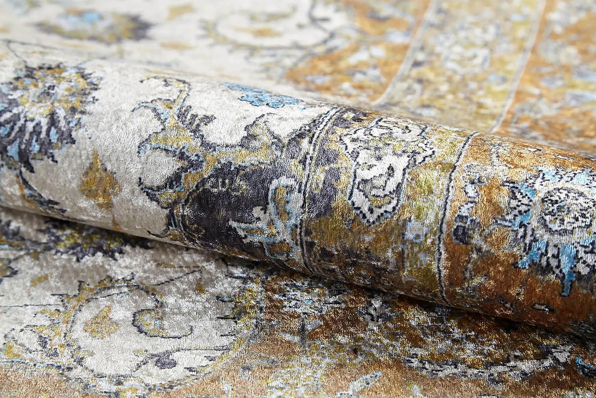 Çiçek Desenli Geleneksel Sarı Vintage Halı