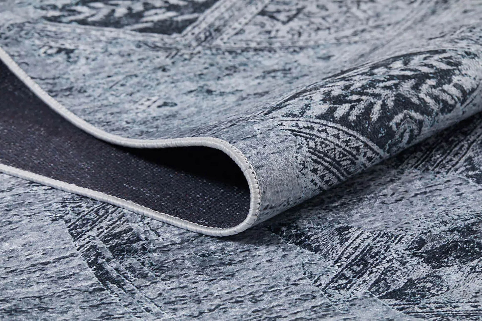 Gri Geometrik Eskitme Halı