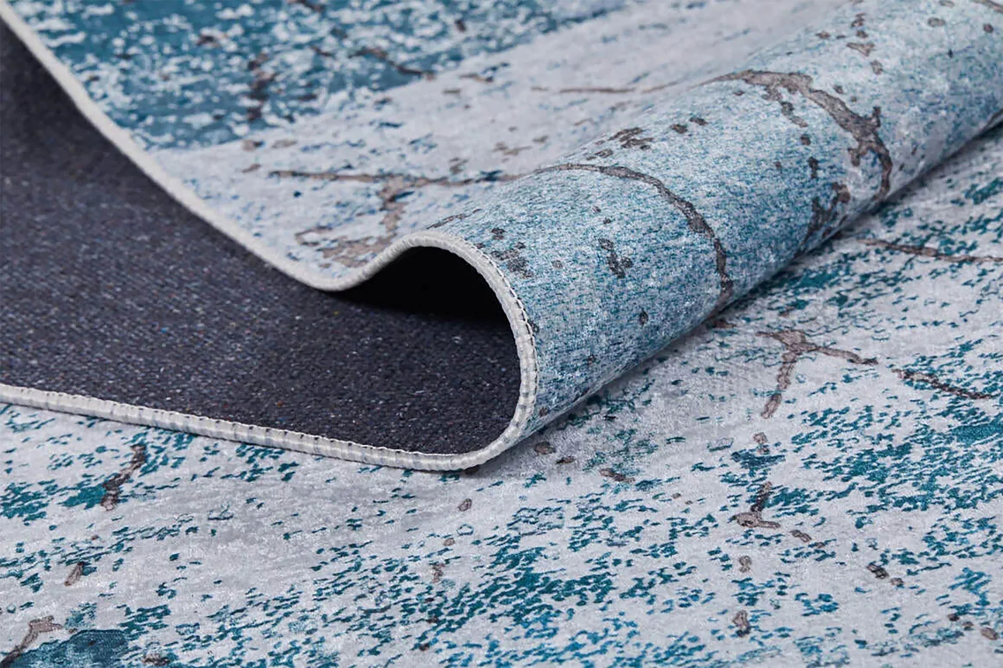 Açık Mavi Beyaz Eskitme Halı